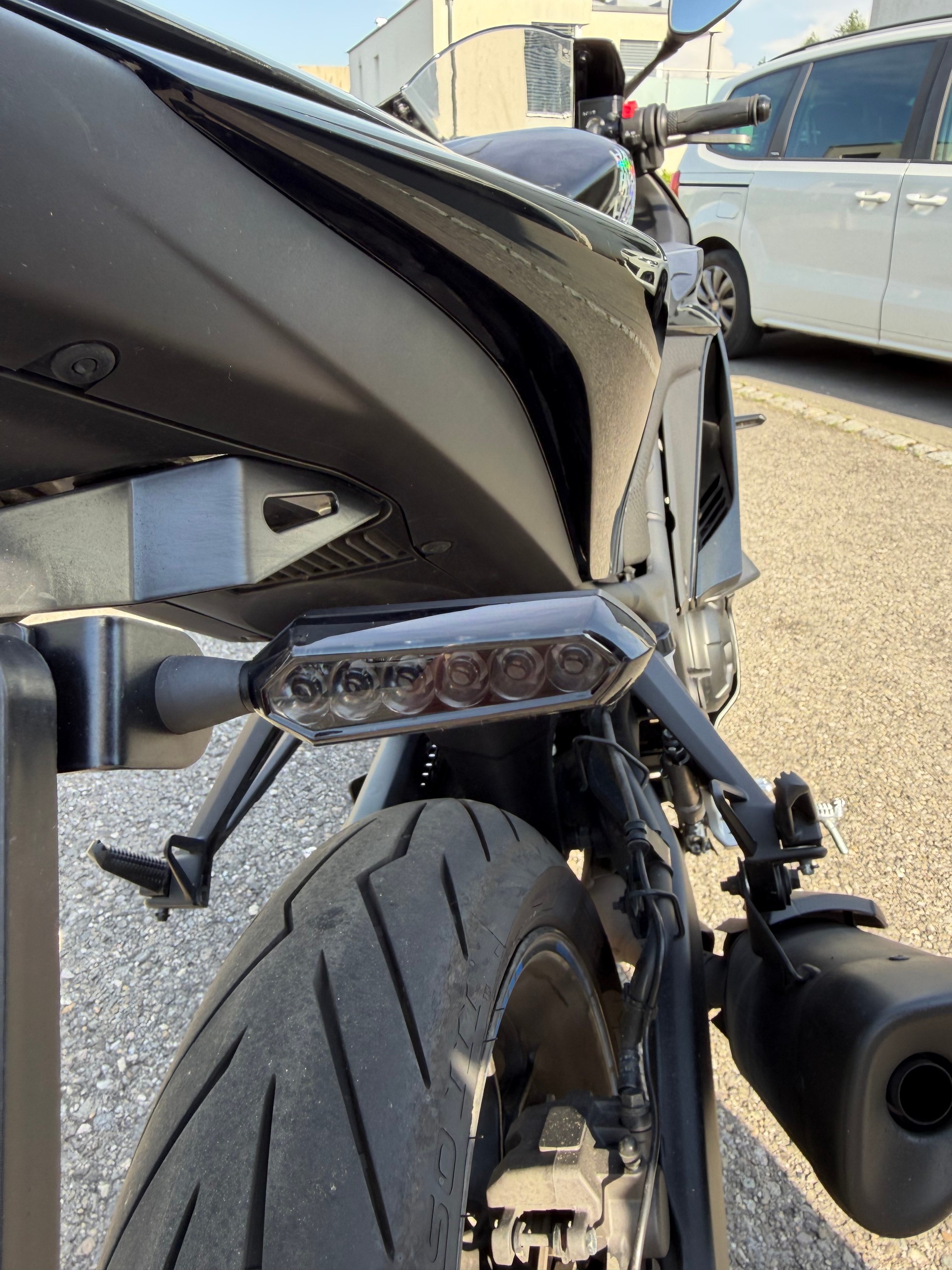 YAMAHA YZF-R3-image-4