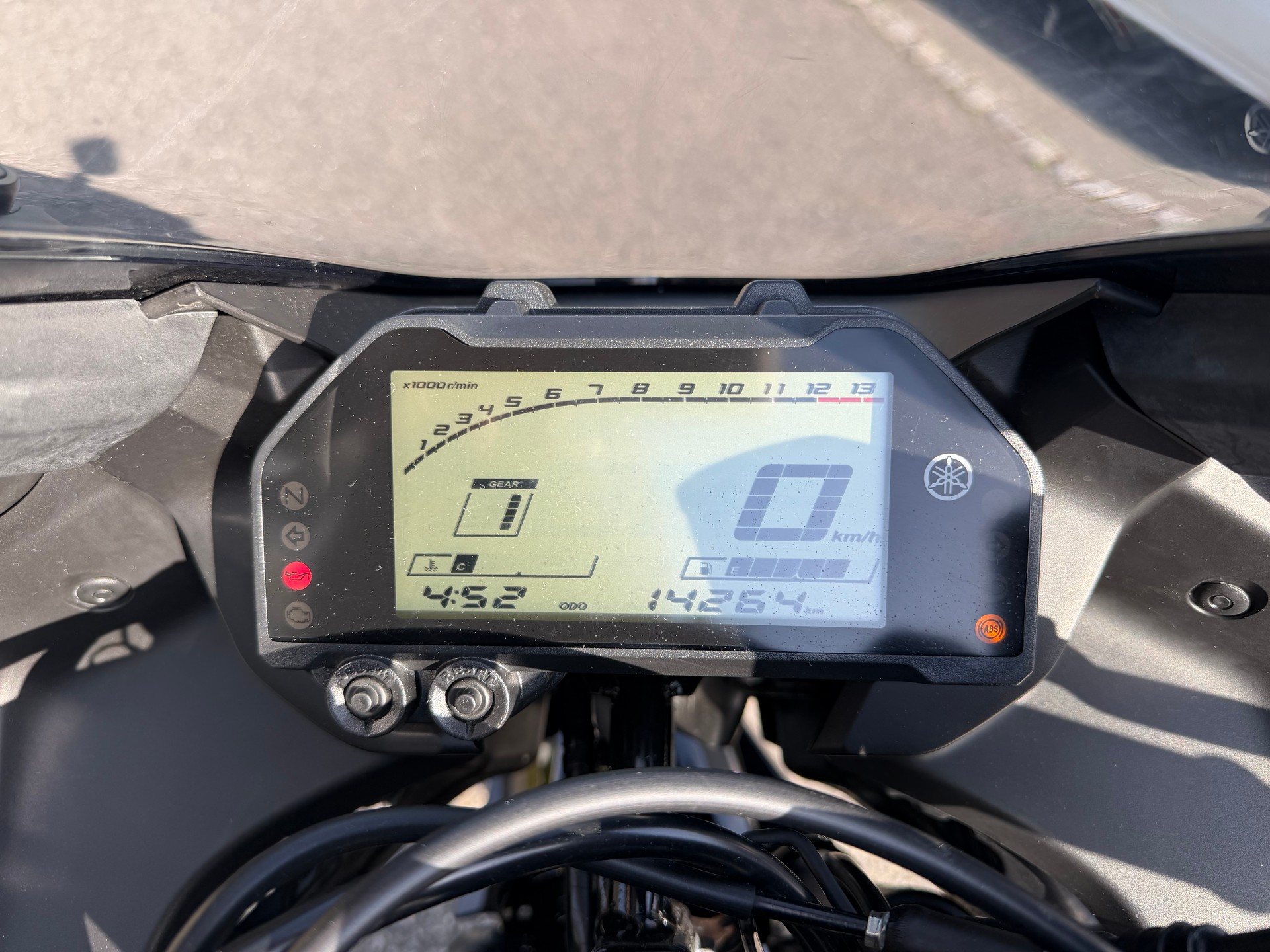 YAMAHA YZF-R3-image-2
