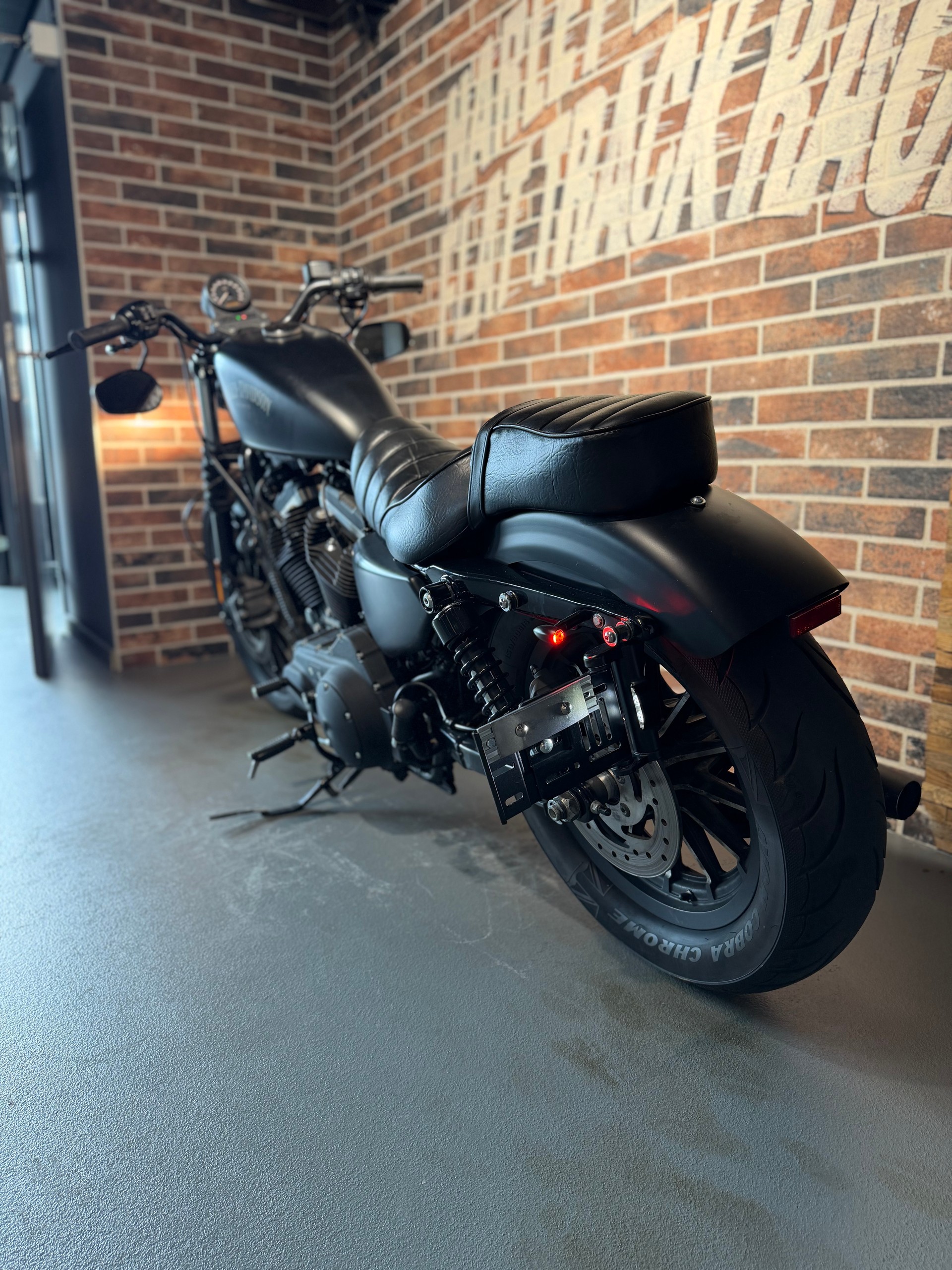 HARLEY-DAVIDSON XL 883 N Sportster Iron ABS-image-3