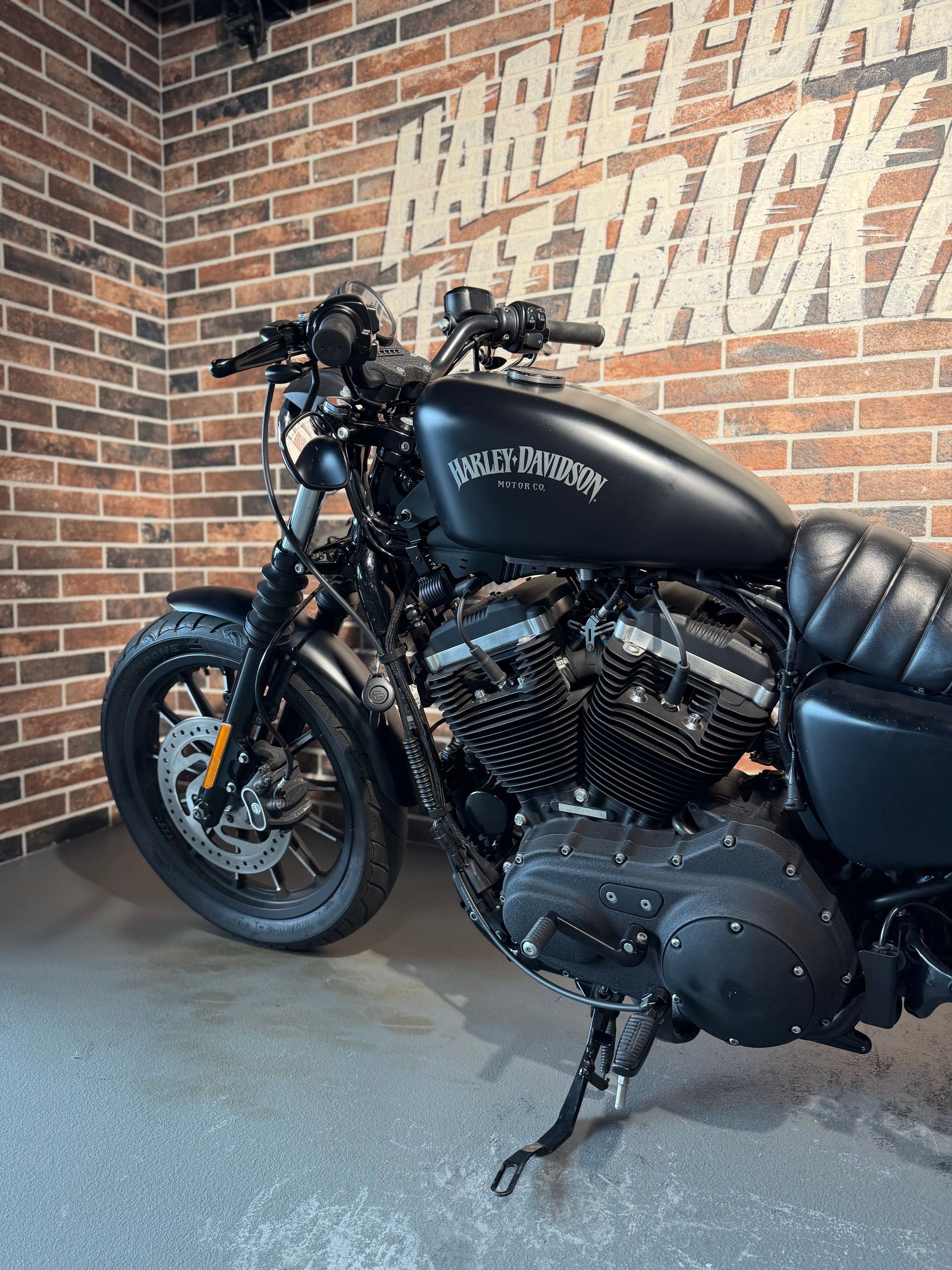 HARLEY-DAVIDSON XL 883 N Sportster Iron ABS-image-1