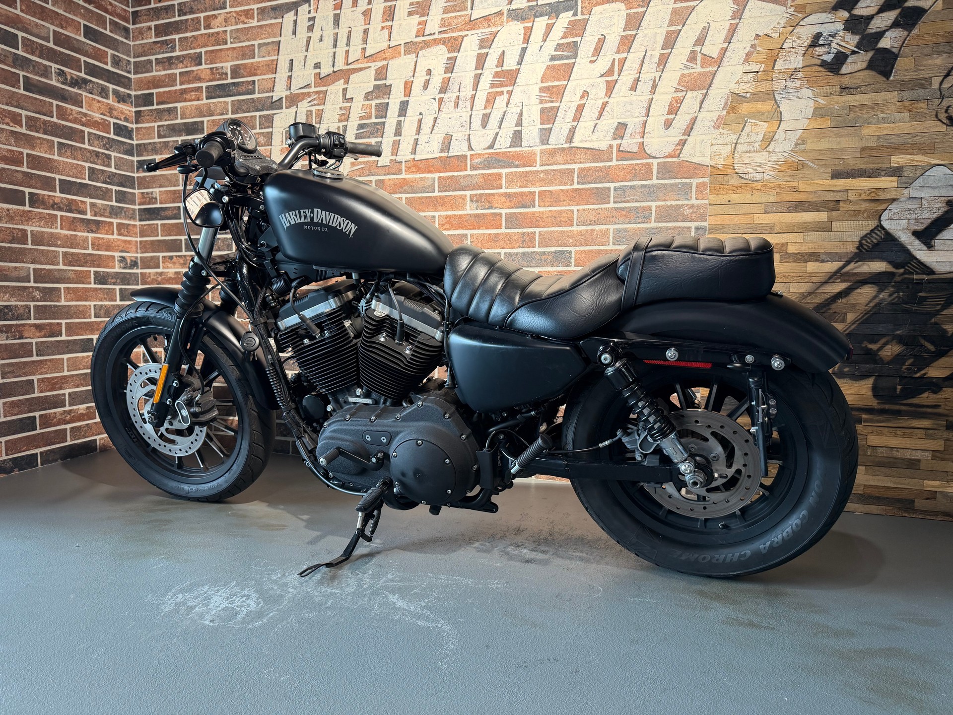 HARLEY-DAVIDSON XL 883 N Sportster Iron ABS-image-2