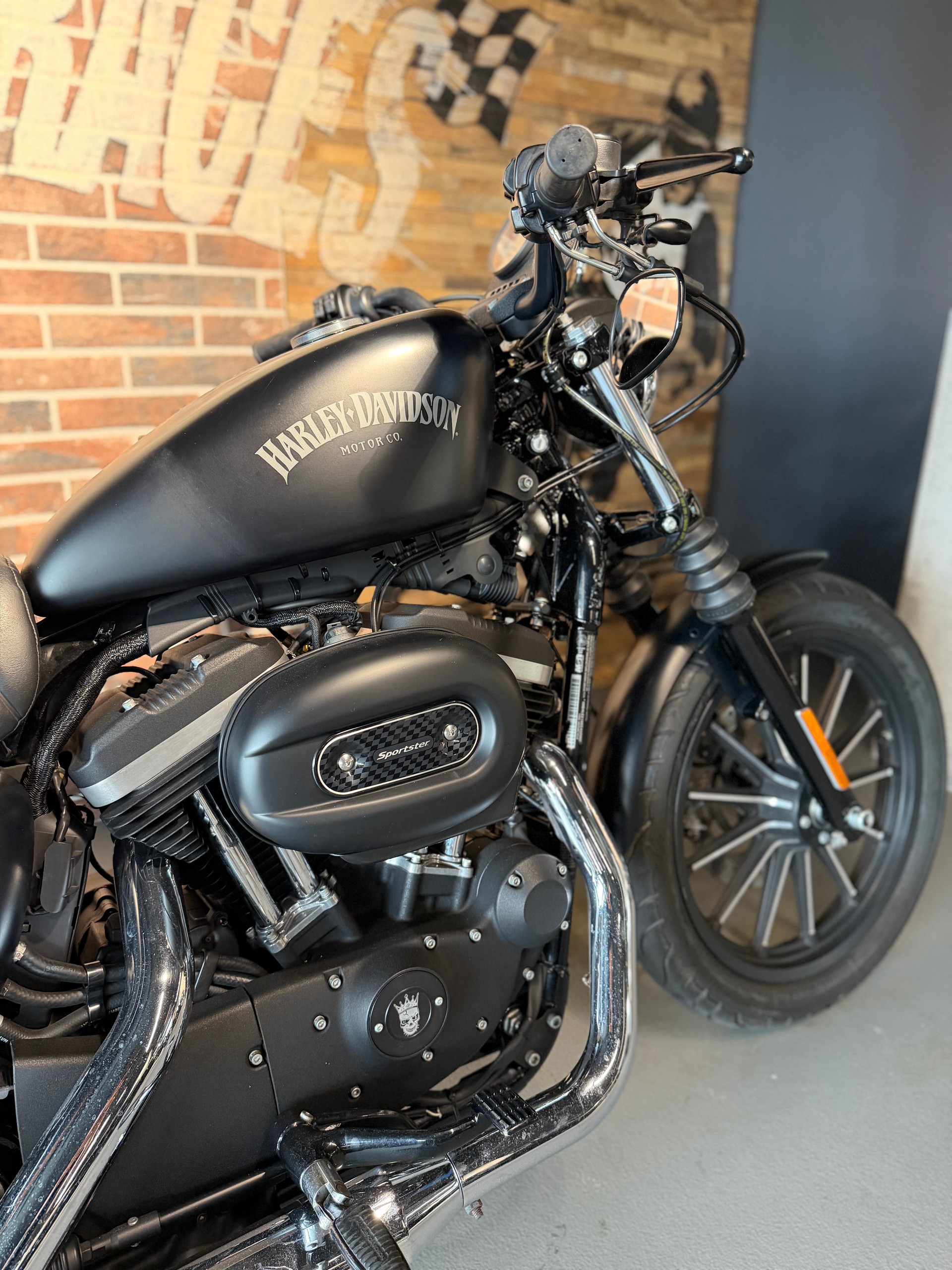HARLEY-DAVIDSON XL 883 N Sportster Iron ABS-image-8