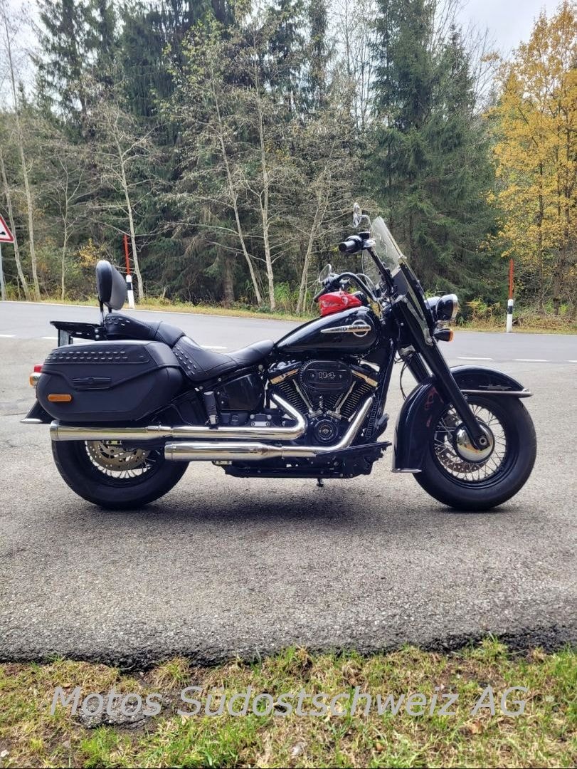 HARLEY-DAVIDSON FLHCS