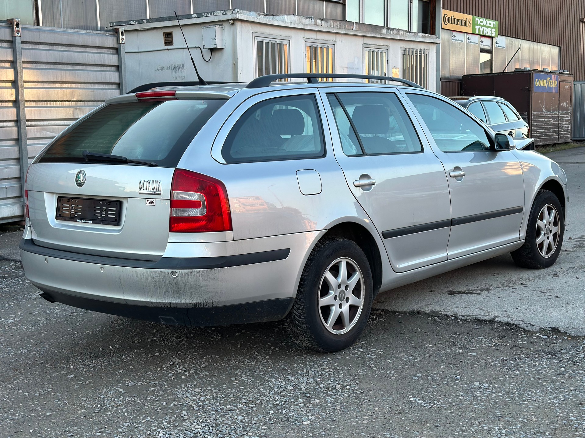 SKODA Octavia 2.0 FSI Elegance-image-2