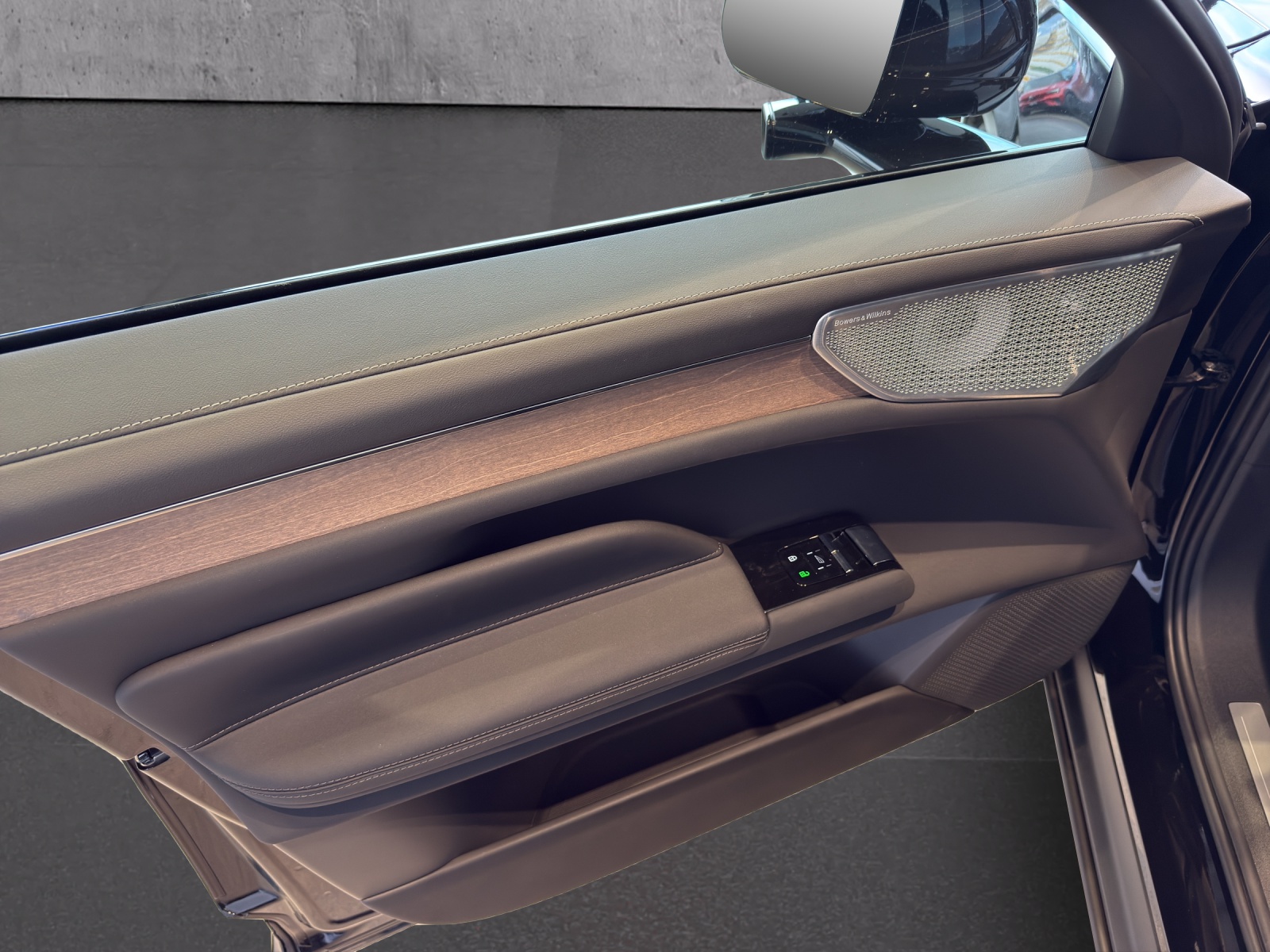 VOLVO ES90 Single 88 kWh Ultra-image-9