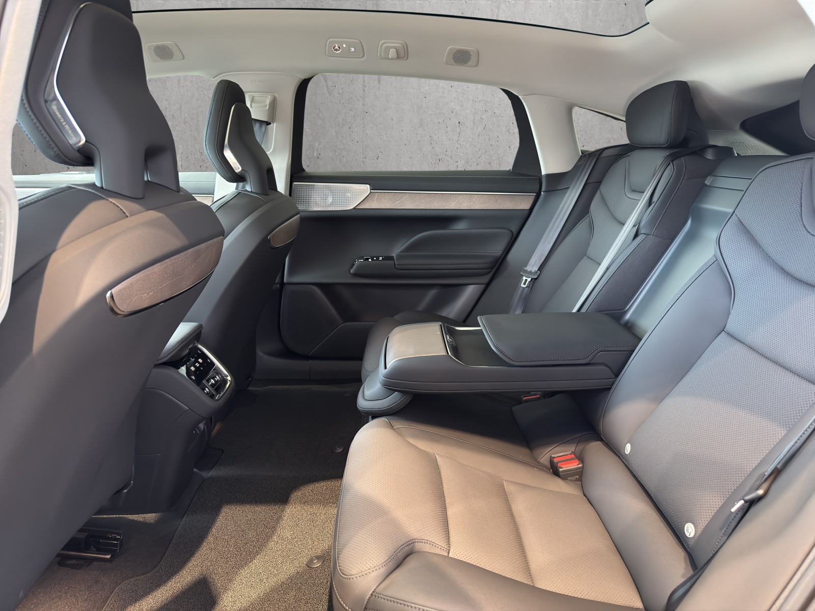VOLVO ES90 Single 88 kWh Ultra-image-13
