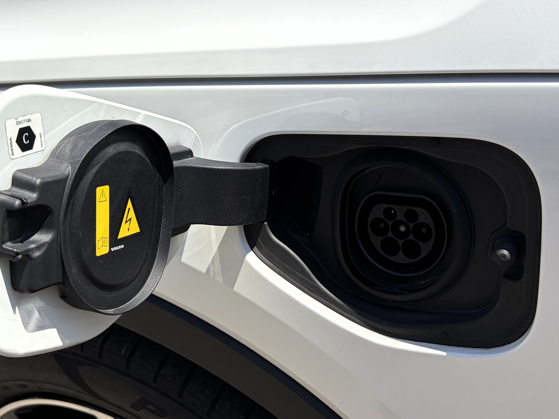 VOLVO 1.5 T5 TwE PHEV R-Design DCT-image-18