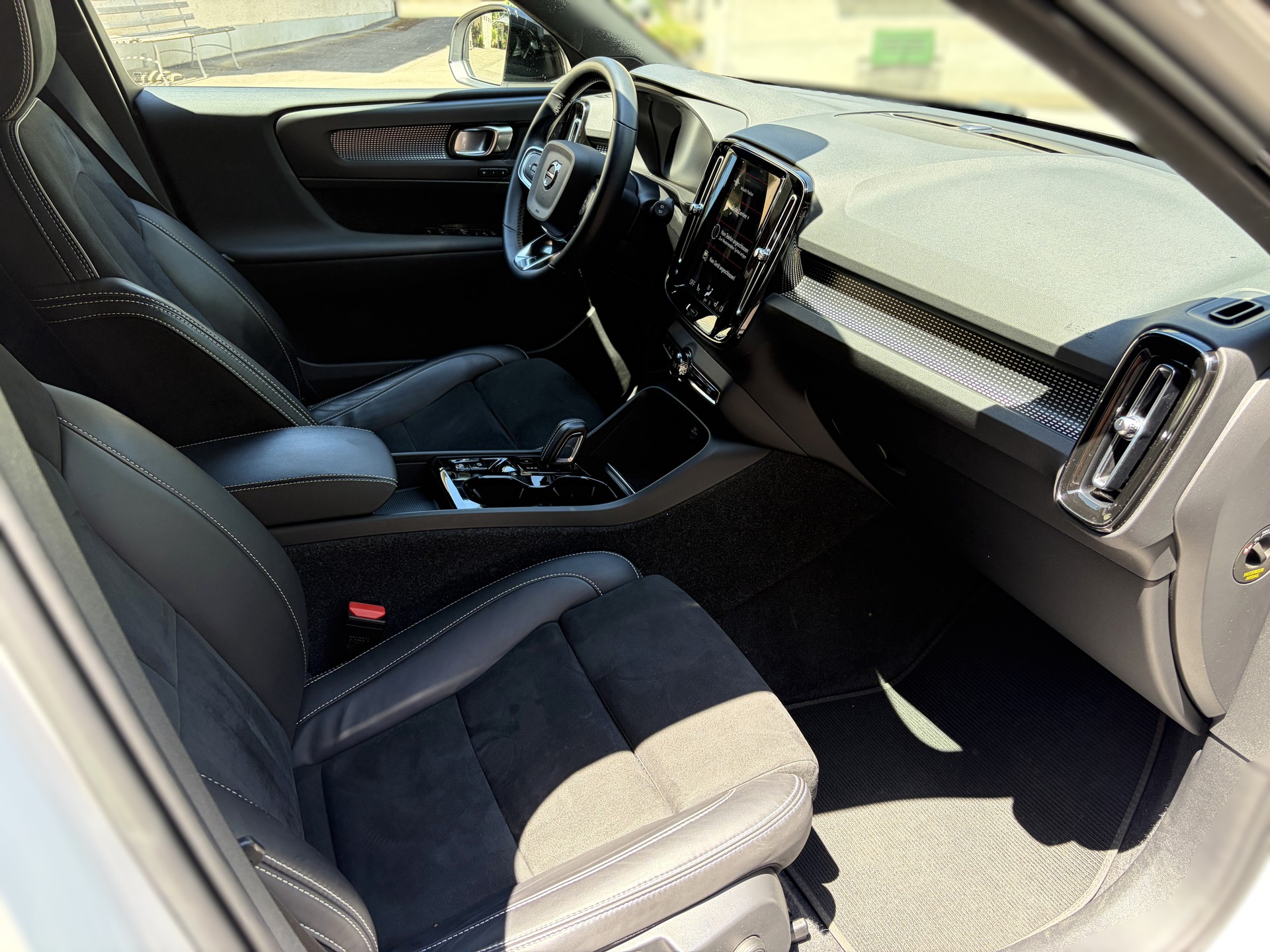 VOLVO 1.5 T5 TwE PHEV R-Design DCT-image-10