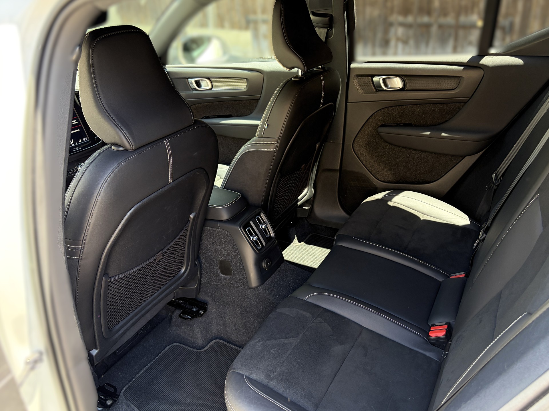 VOLVO 1.5 T5 TwE PHEV R-Design DCT-image-9