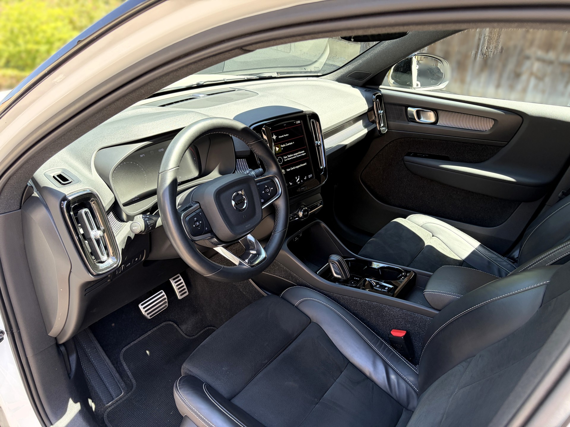 VOLVO 1.5 T5 TwE PHEV R-Design DCT-image-8