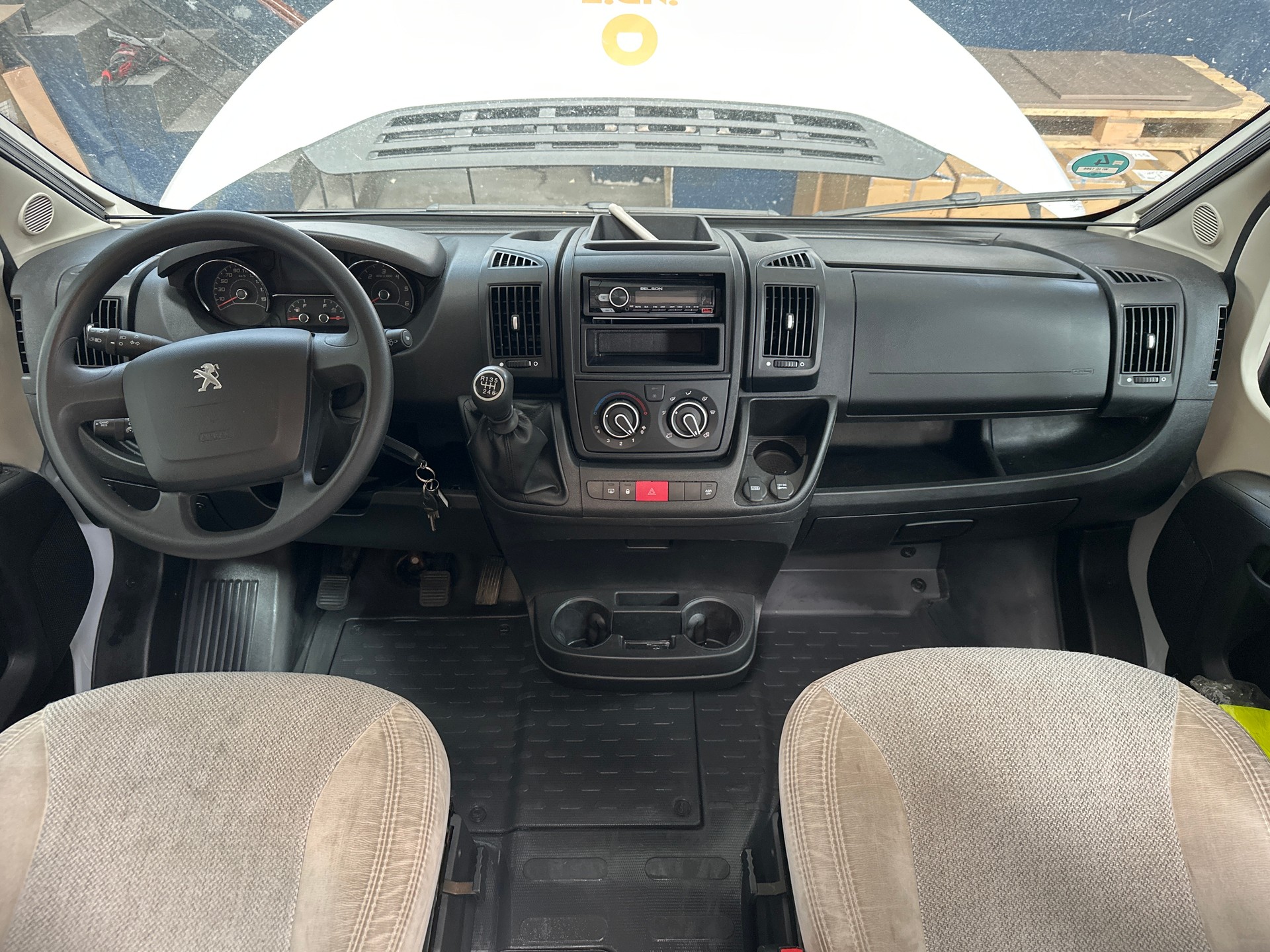 PEUGEOT 2024 Peugeot Boxer | Schaltgetriebe | Voll ausgestattet-showroom-element-3