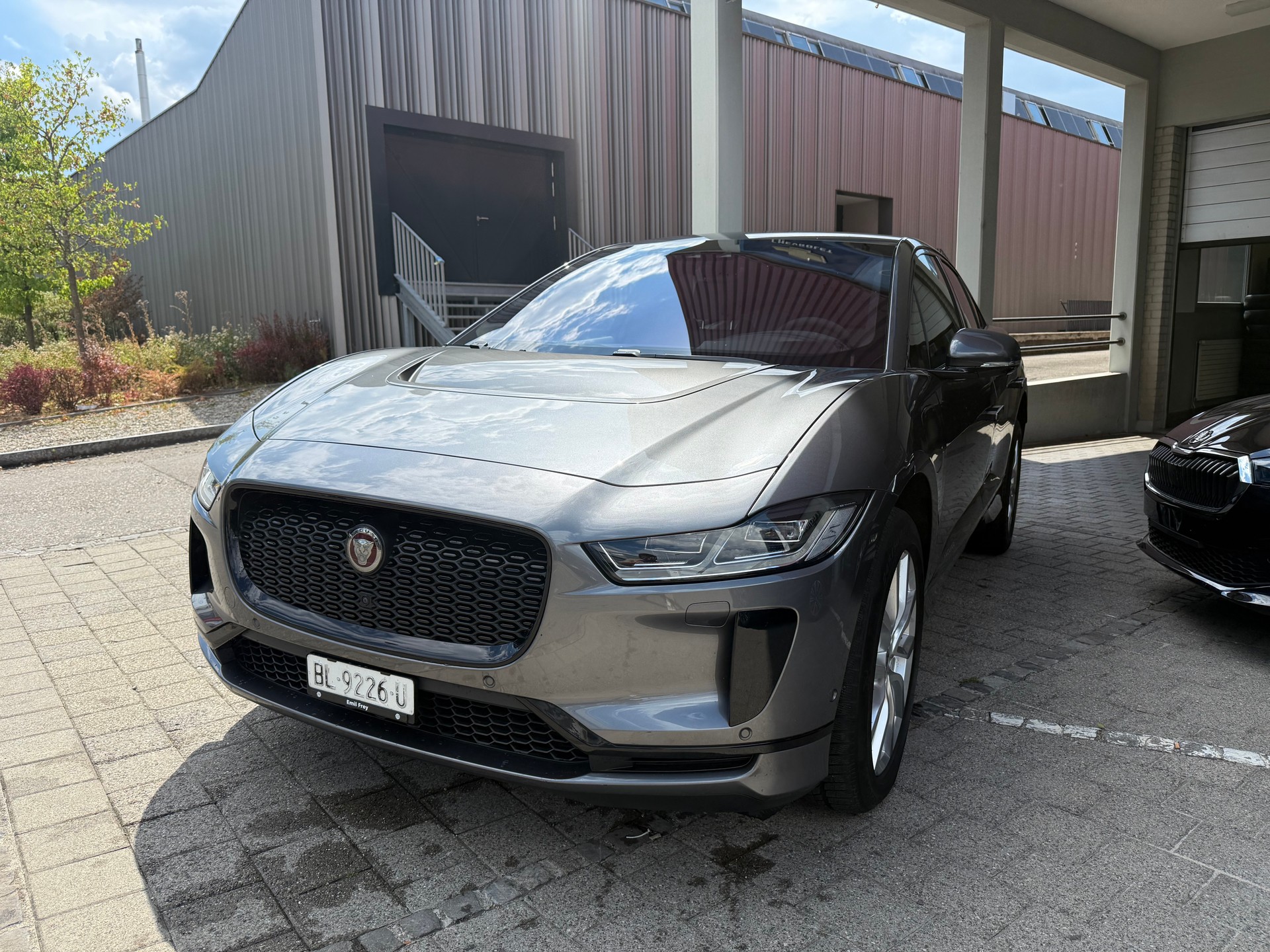 JAGUAR I-Pace EV400 HSE AWD-showroom-element-2