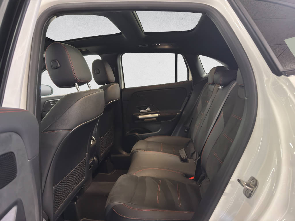 MERCEDES-BENZ GLA 220 AMG Line 4Matic-image-12