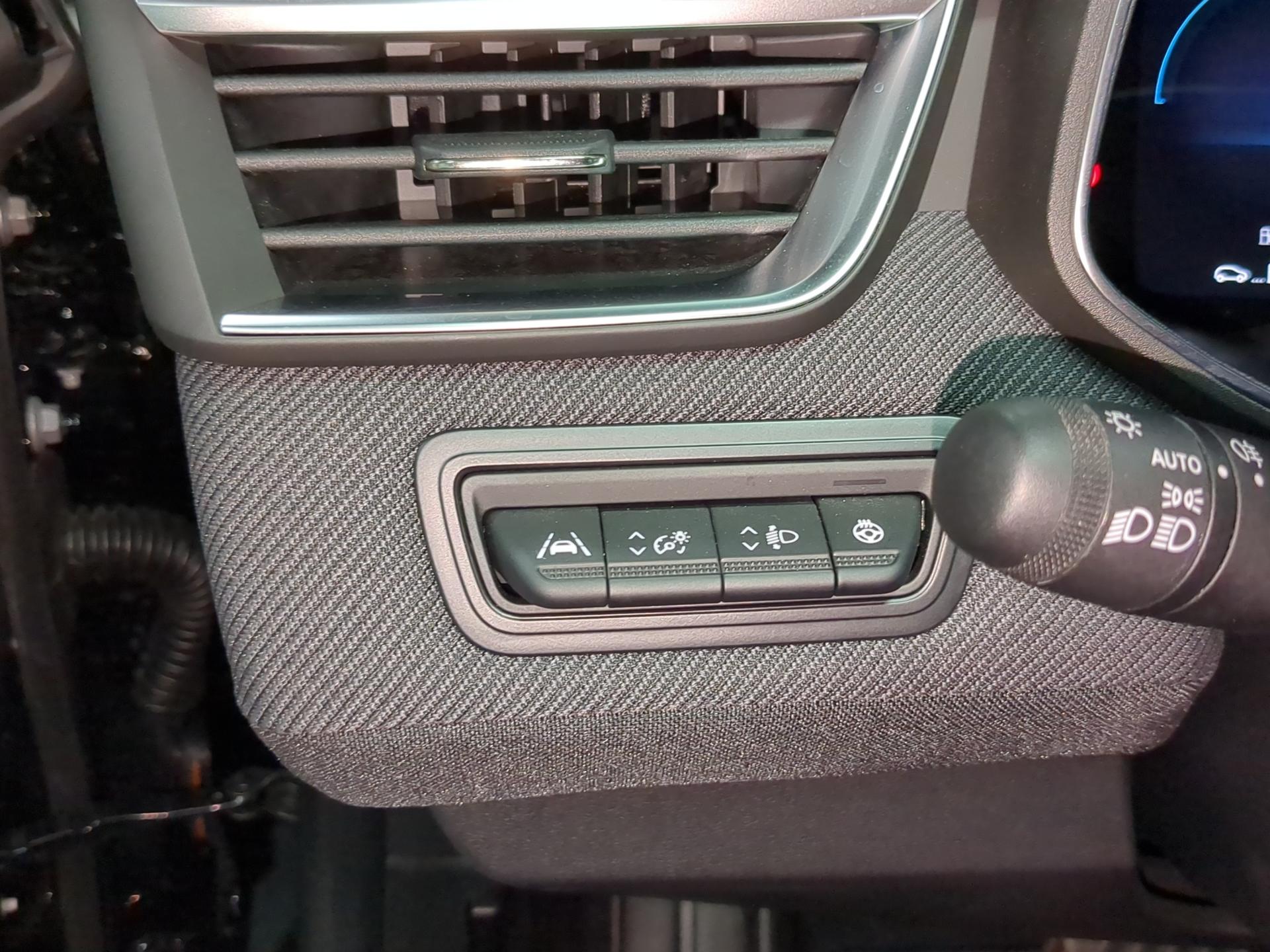 RENAULT Clio 1.6 E-Tech Esprit Alpine-image-17