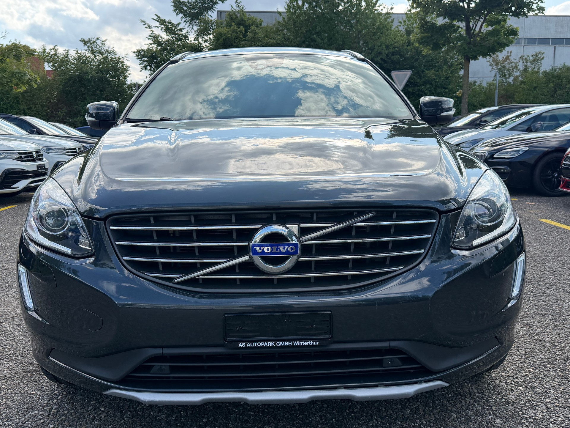 VOLVO XC60 T5 AWD Summum Geartronic **MFK 08.07.2026**-showroom-element-1