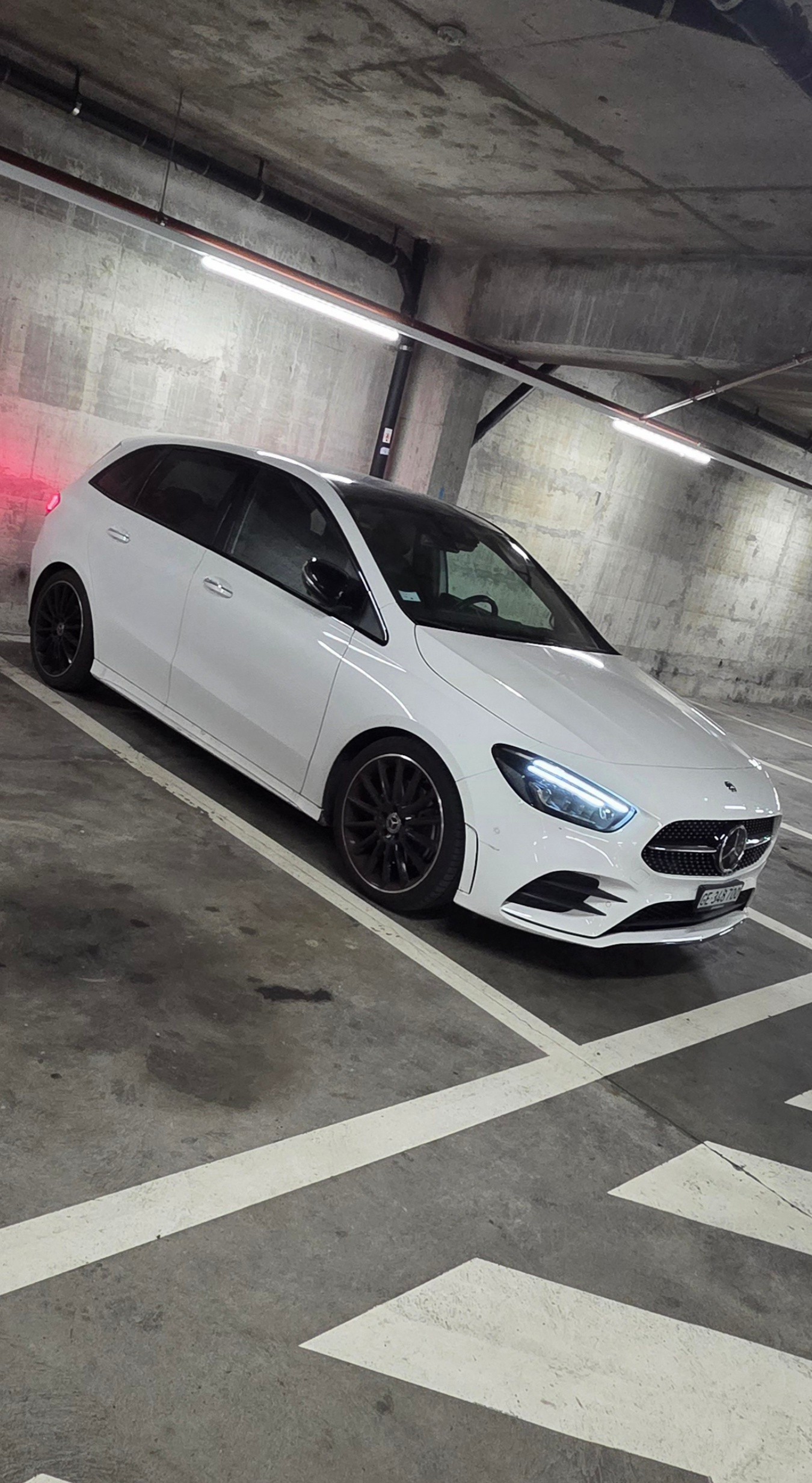 MERCEDES-BENZ B 220 d AMG Line