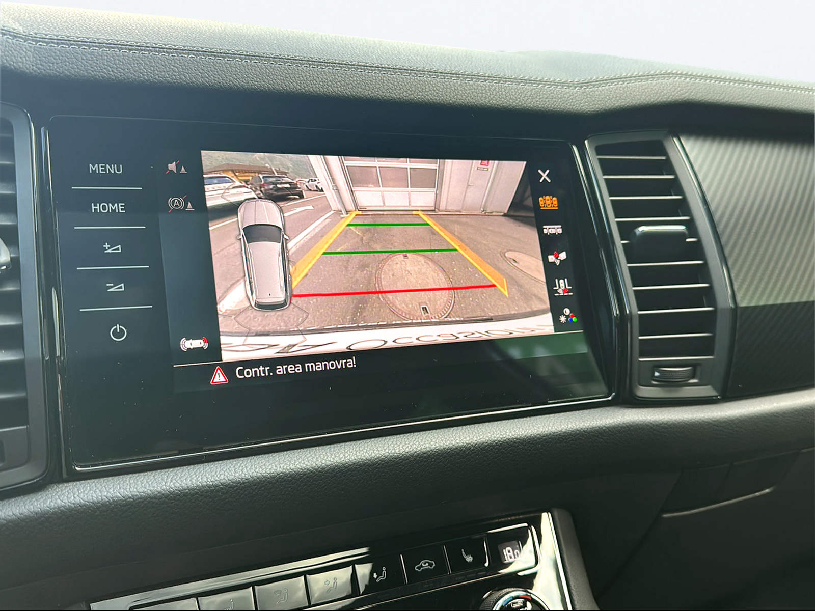SKODA Kodiaq 2.0 TSI 4x4 SportLine-image-12