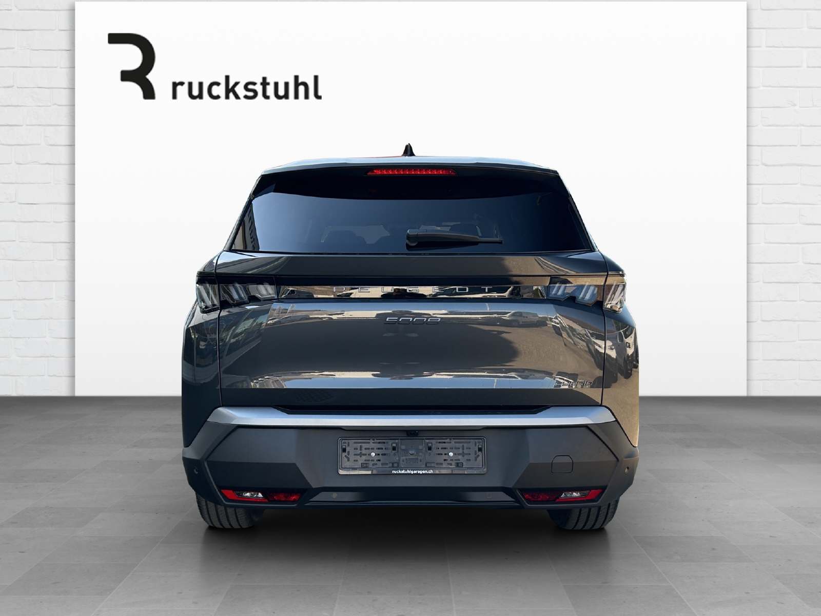 PEUGEOT 5008 1.2 Hybrid Allure Premium-image-4