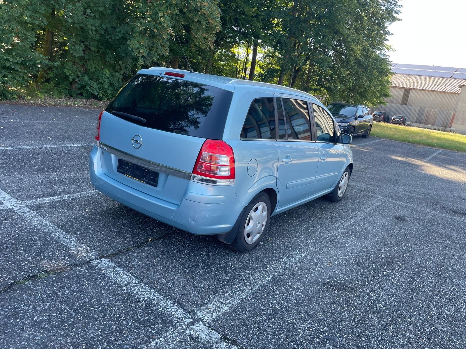 OPEL Zafira 1.8i 16V Cosmo-image-9