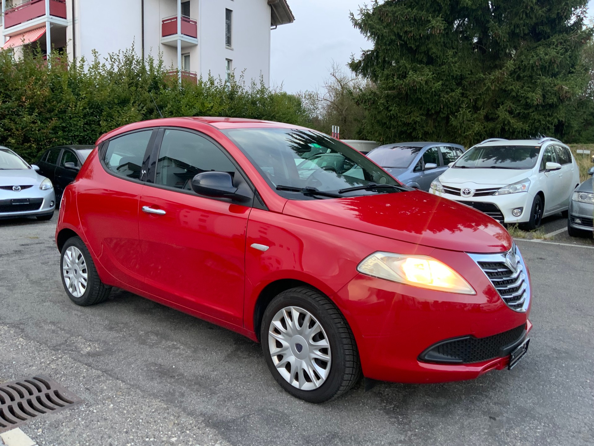 LANCIA Ypsilon 1.2 Black&Red-image-2