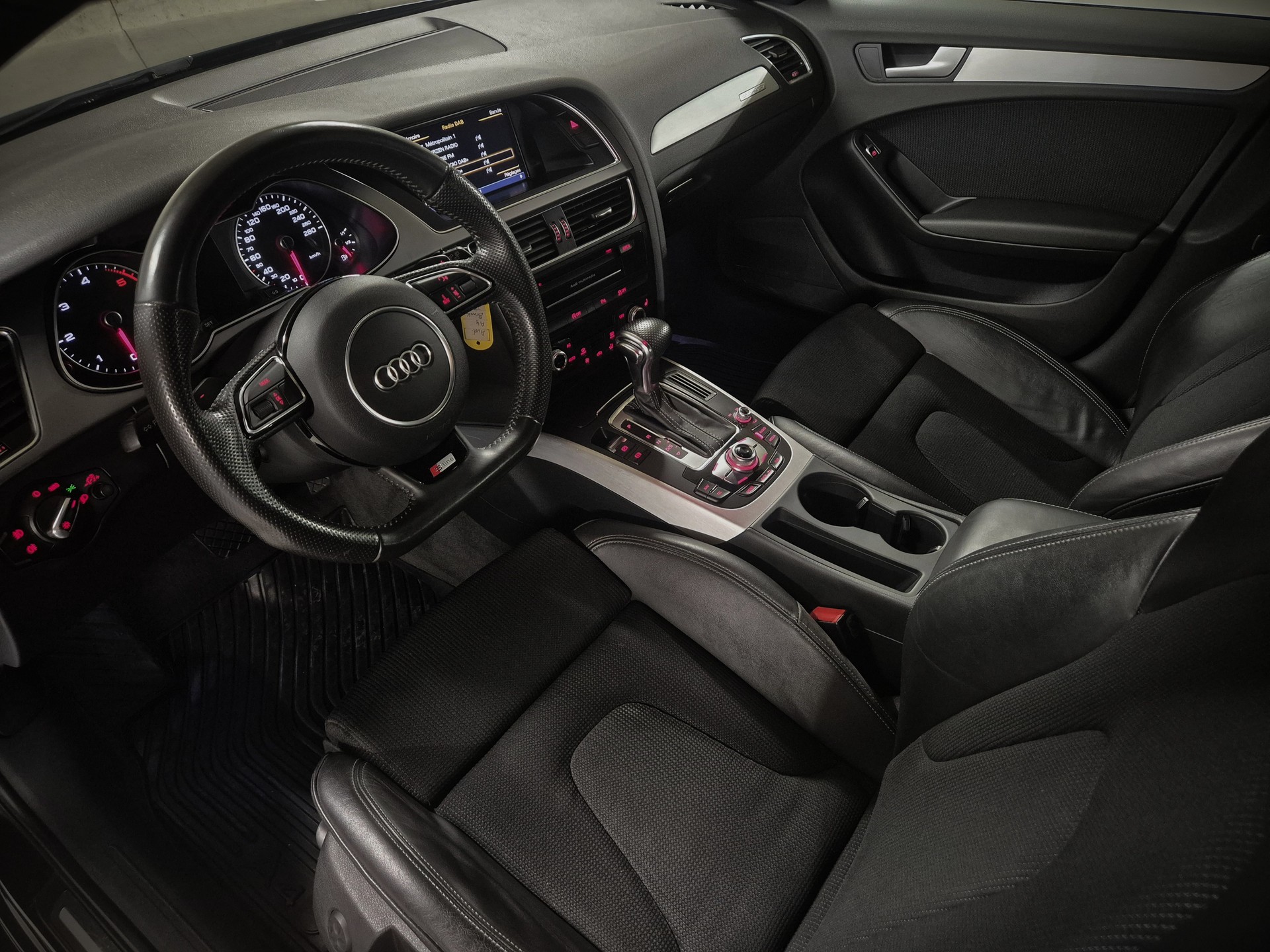 AUDI A4 Avant 3.0 TDI quattro S-tronic-image-11