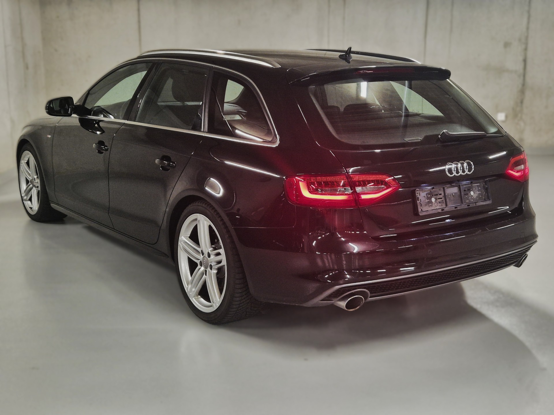 AUDI A4 Avant 3.0 TDI quattro S-tronic-image-6