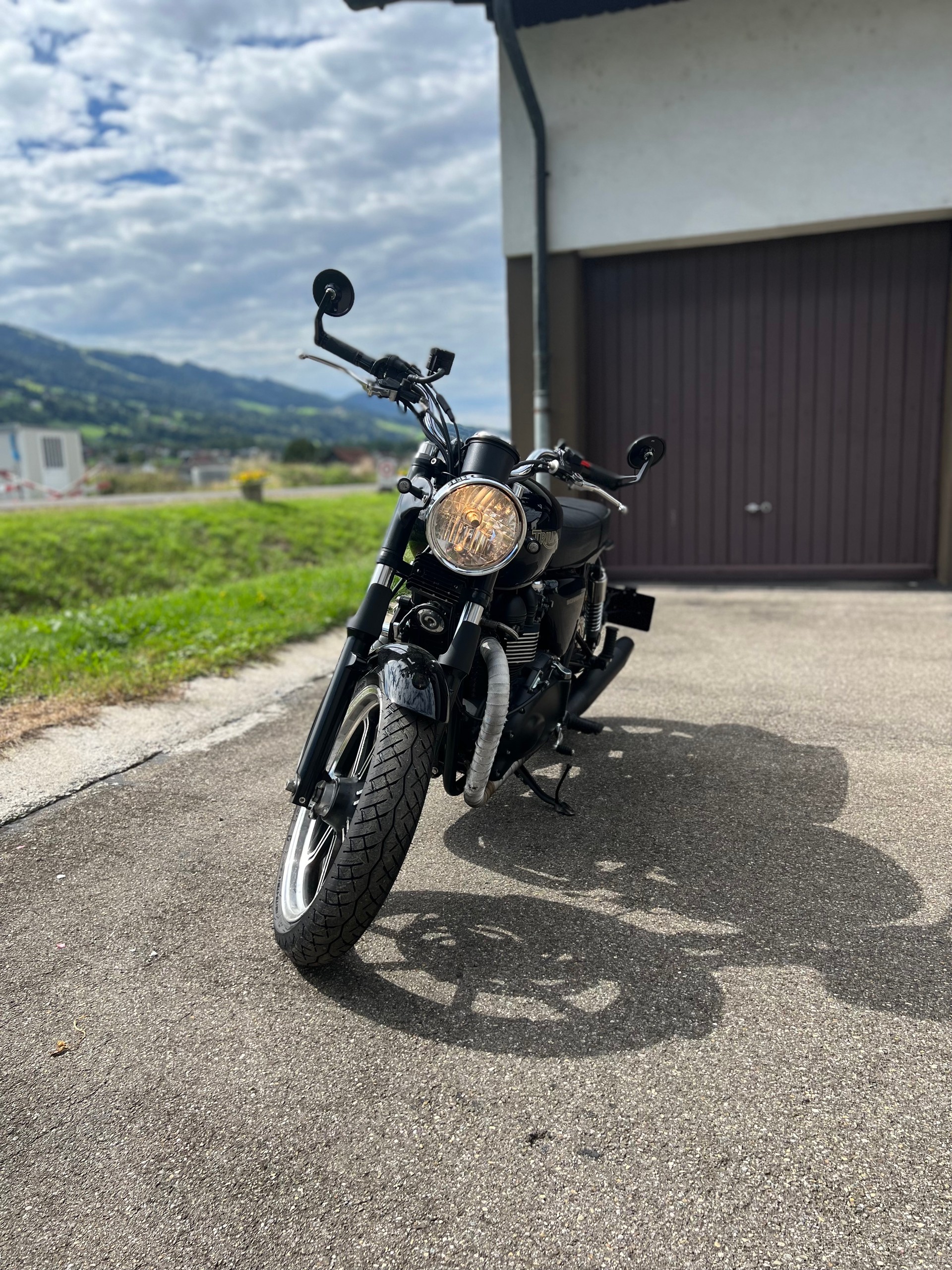 TRIUMPH Bonneville-image-7