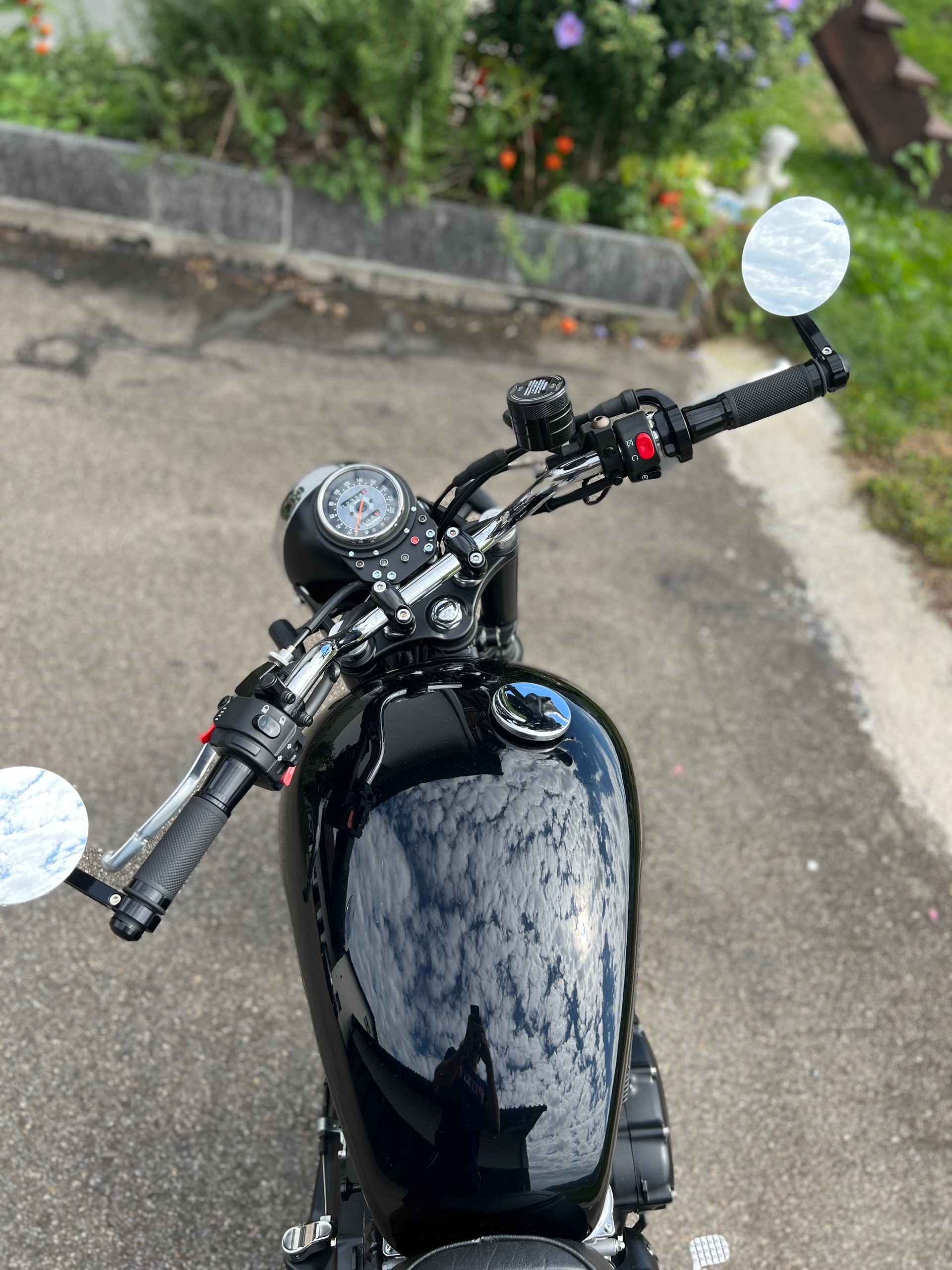 TRIUMPH Bonneville-image-9