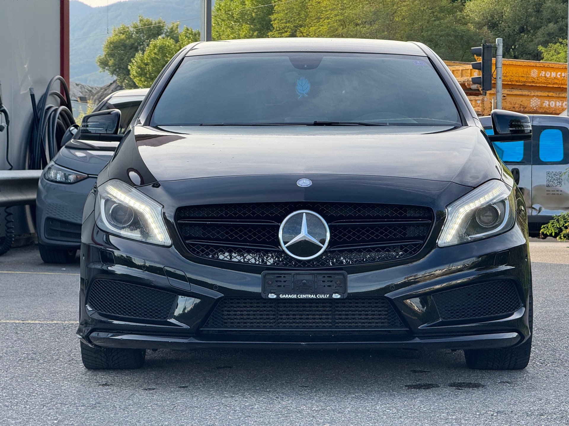 MERCEDES-BENZ A 250 AMG Line 4Matic 7G-DCT-image-1