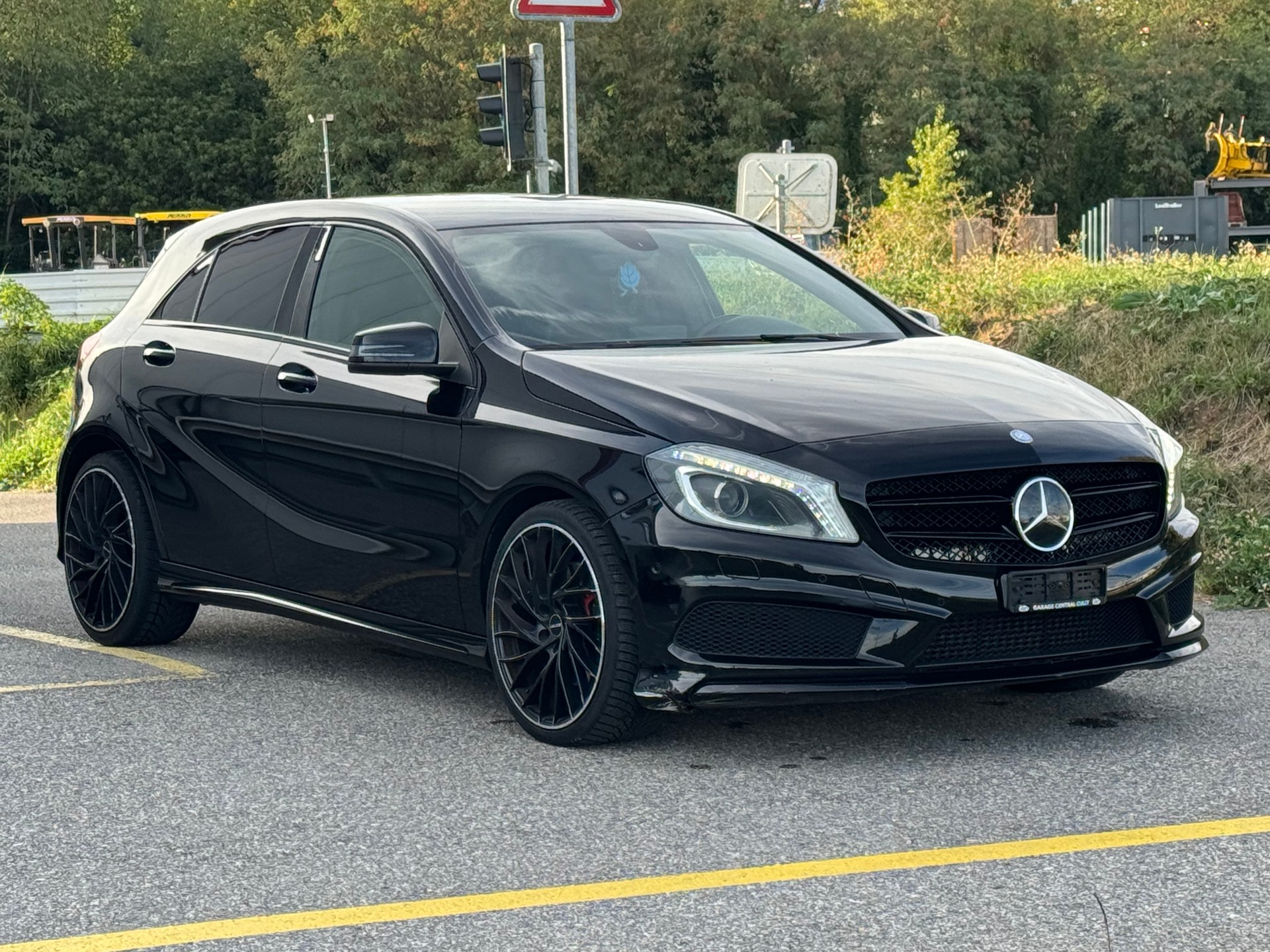 MERCEDES-BENZ A 250 AMG Line 4Matic 7G-DCT-image-2