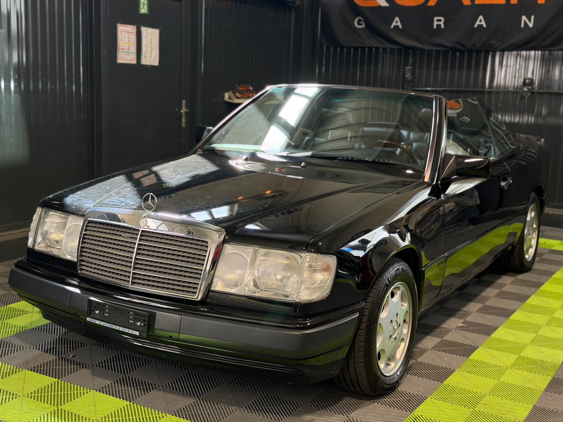 MERCEDES-BENZ 300 CE-24 Cabrio