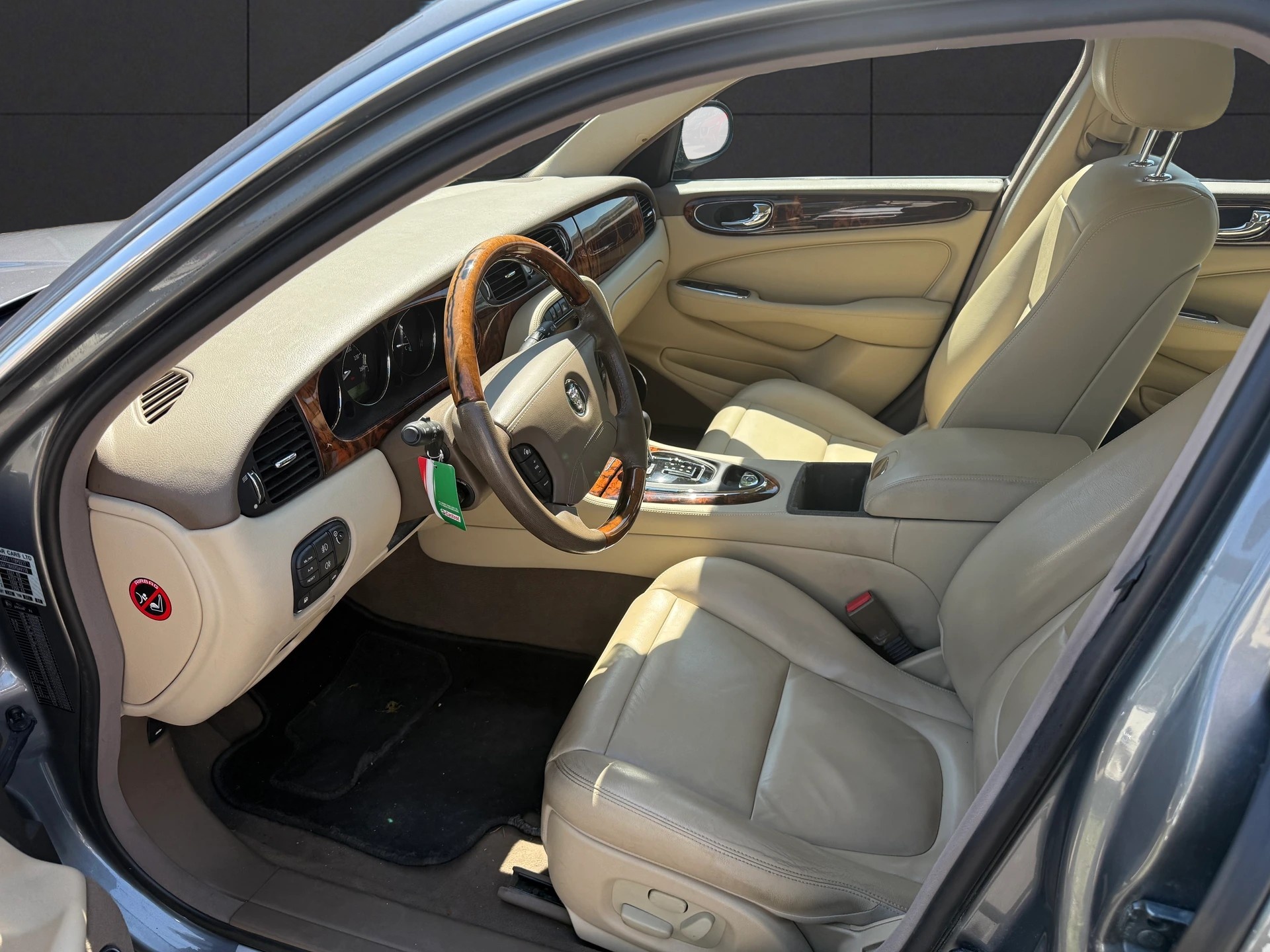 JAGUAR XJ8 3.5 V8 Classic-image-6
