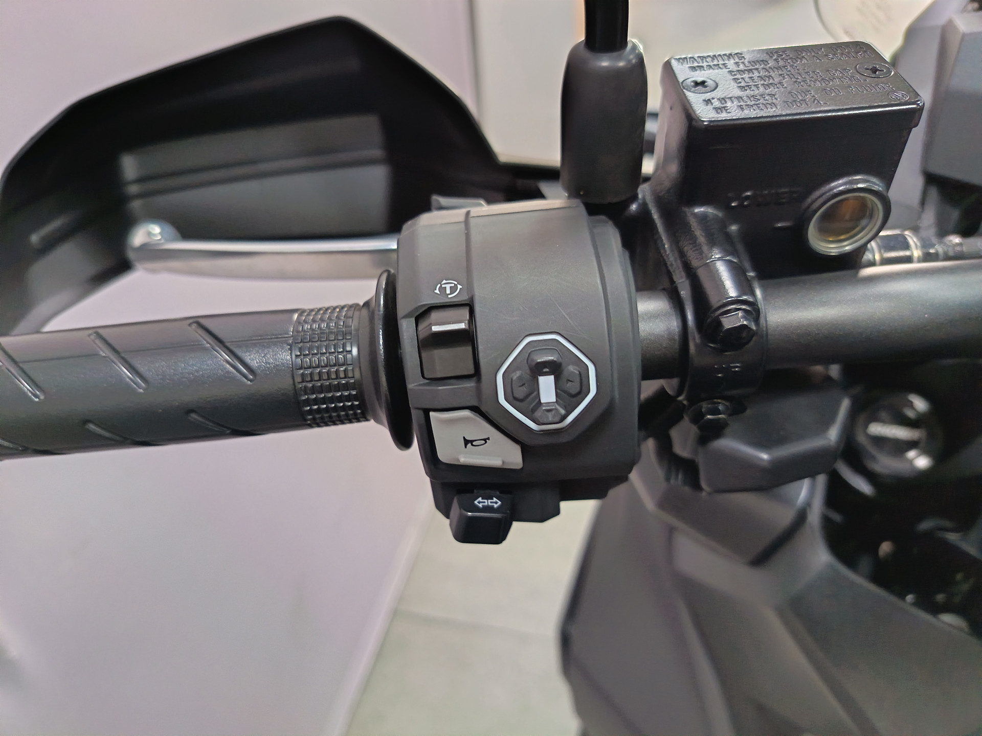 HONDA ADV 350-image-6