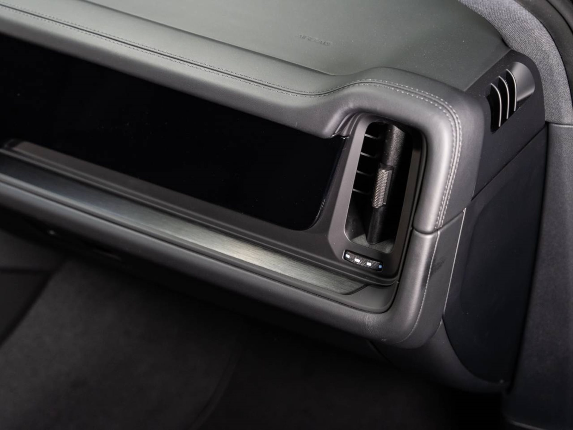 PORSCHE Cayenne E-Hybrid Black Edition-image-20