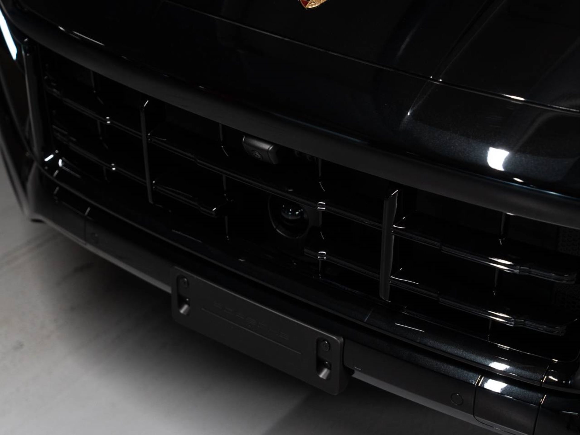 PORSCHE Cayenne E-Hybrid Black Edition-image-24