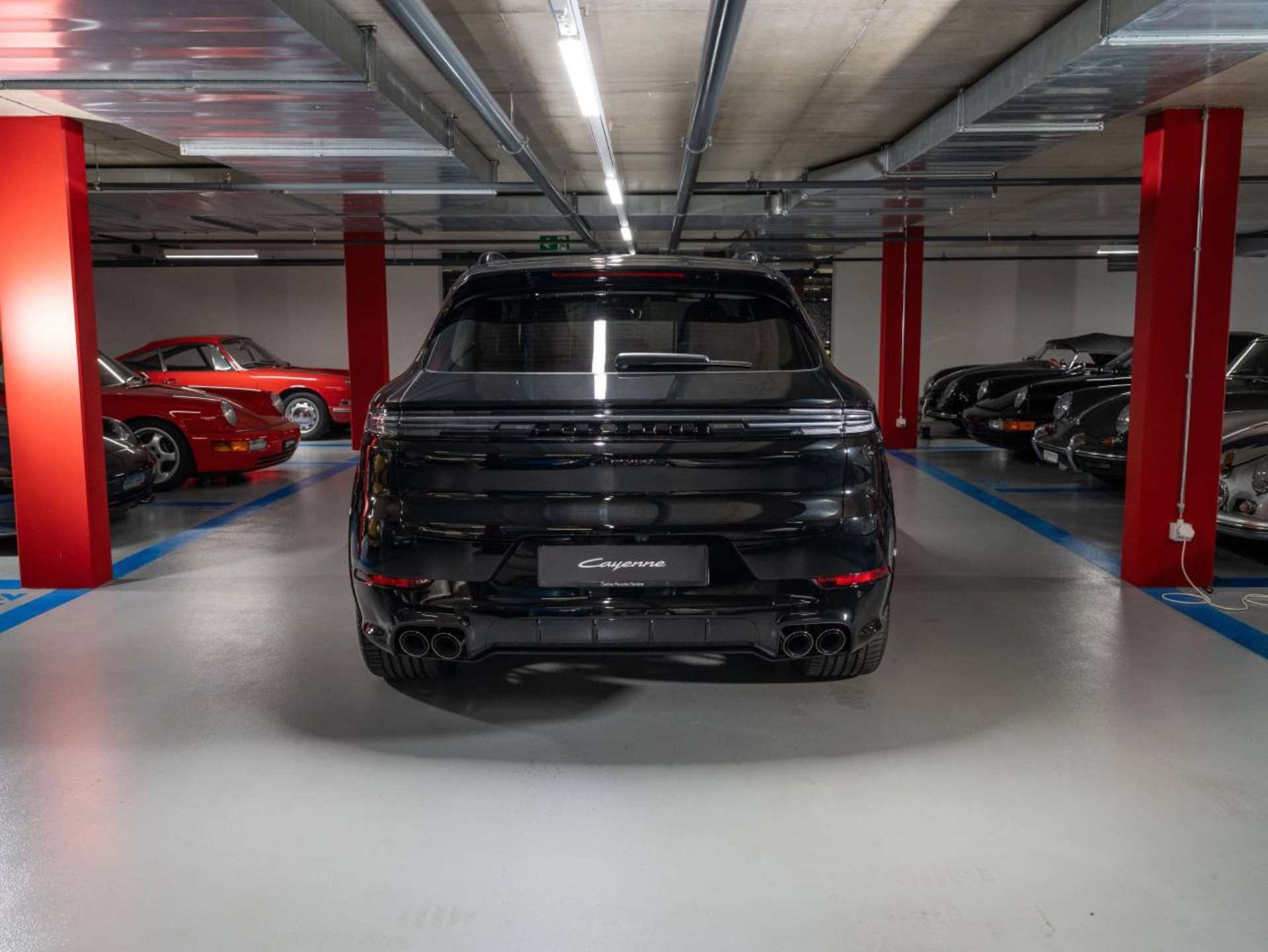 PORSCHE Cayenne E-Hybrid Black Edition-image-5