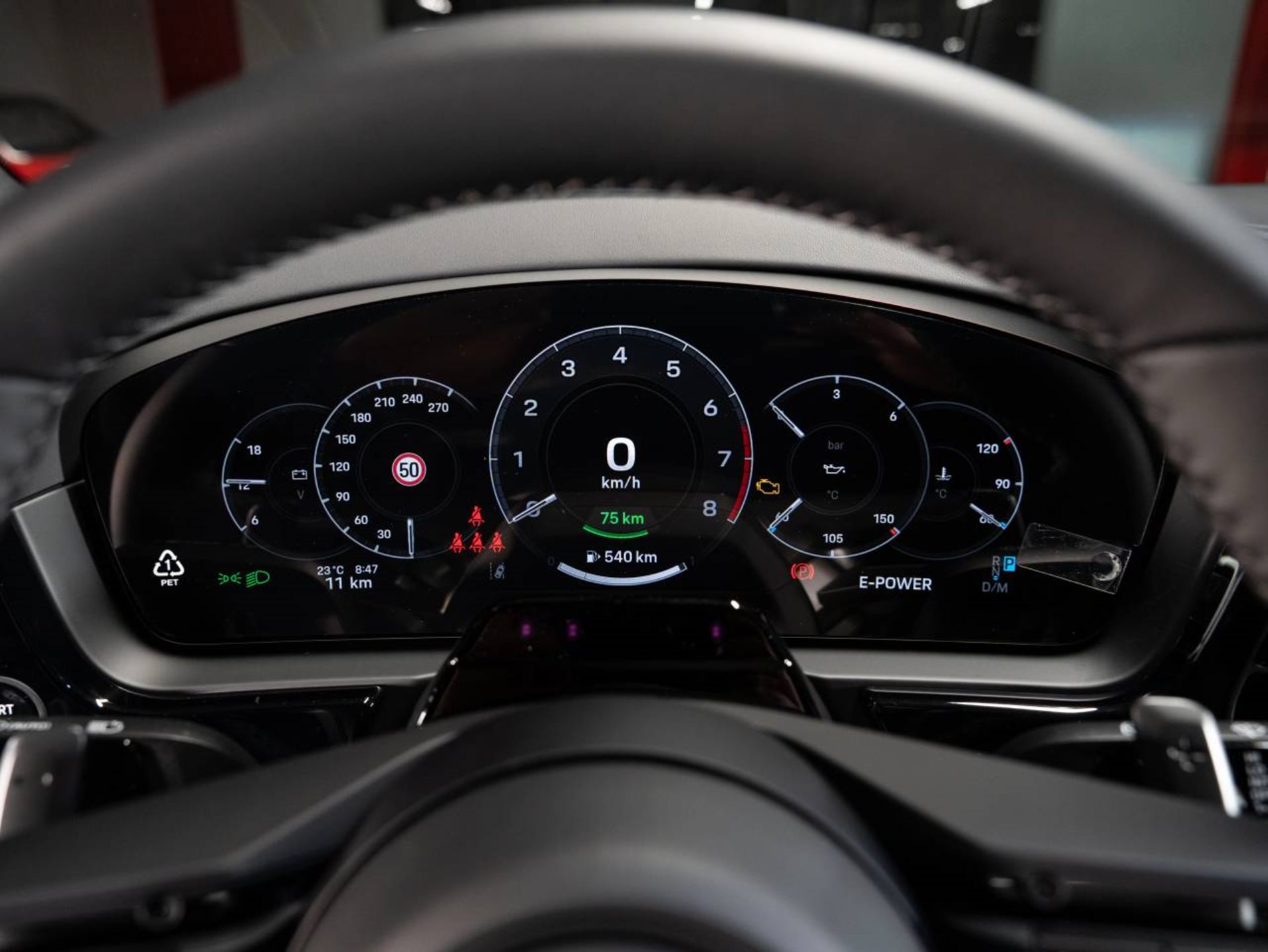 PORSCHE Cayenne E-Hybrid Black Edition-image-8