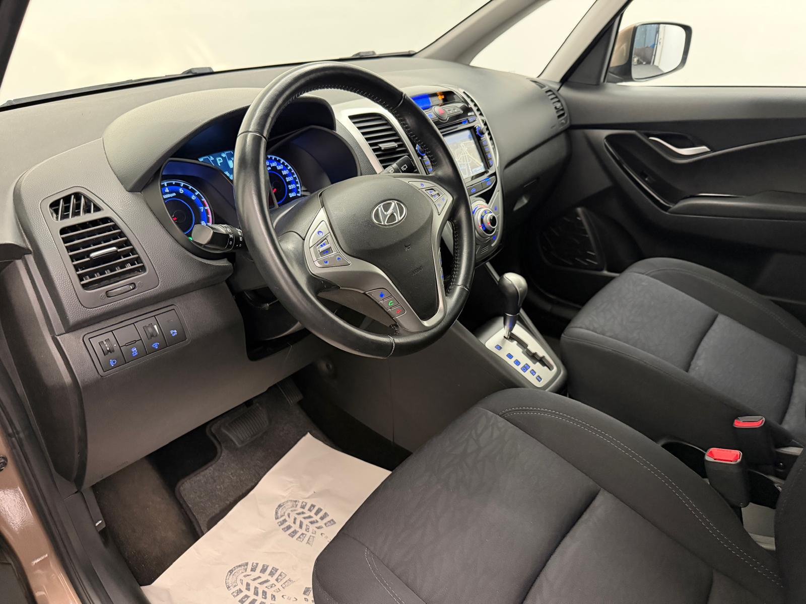 HYUNDAI ix20 1.6 Style-image-9