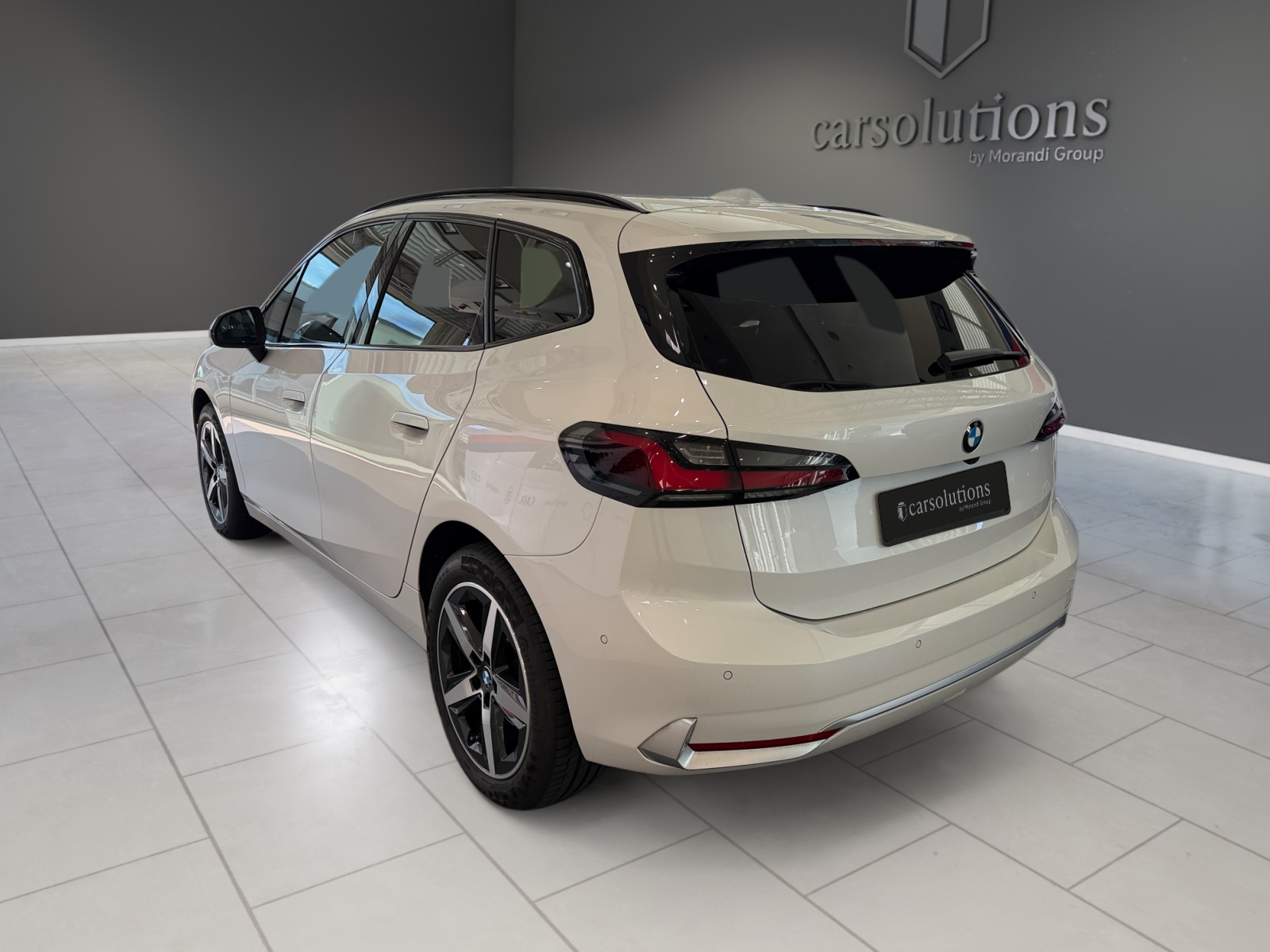 BMW 218d Active Tourer Luxury Line DKG-showroom-element-2