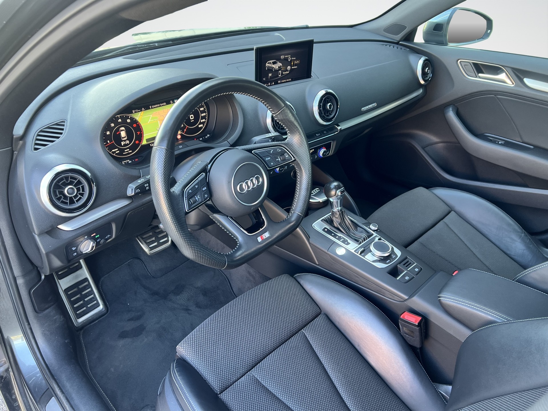 AUDI A3 Sportback S-Line 2.0 TFSI Sport Quattro S-tronic-image-10