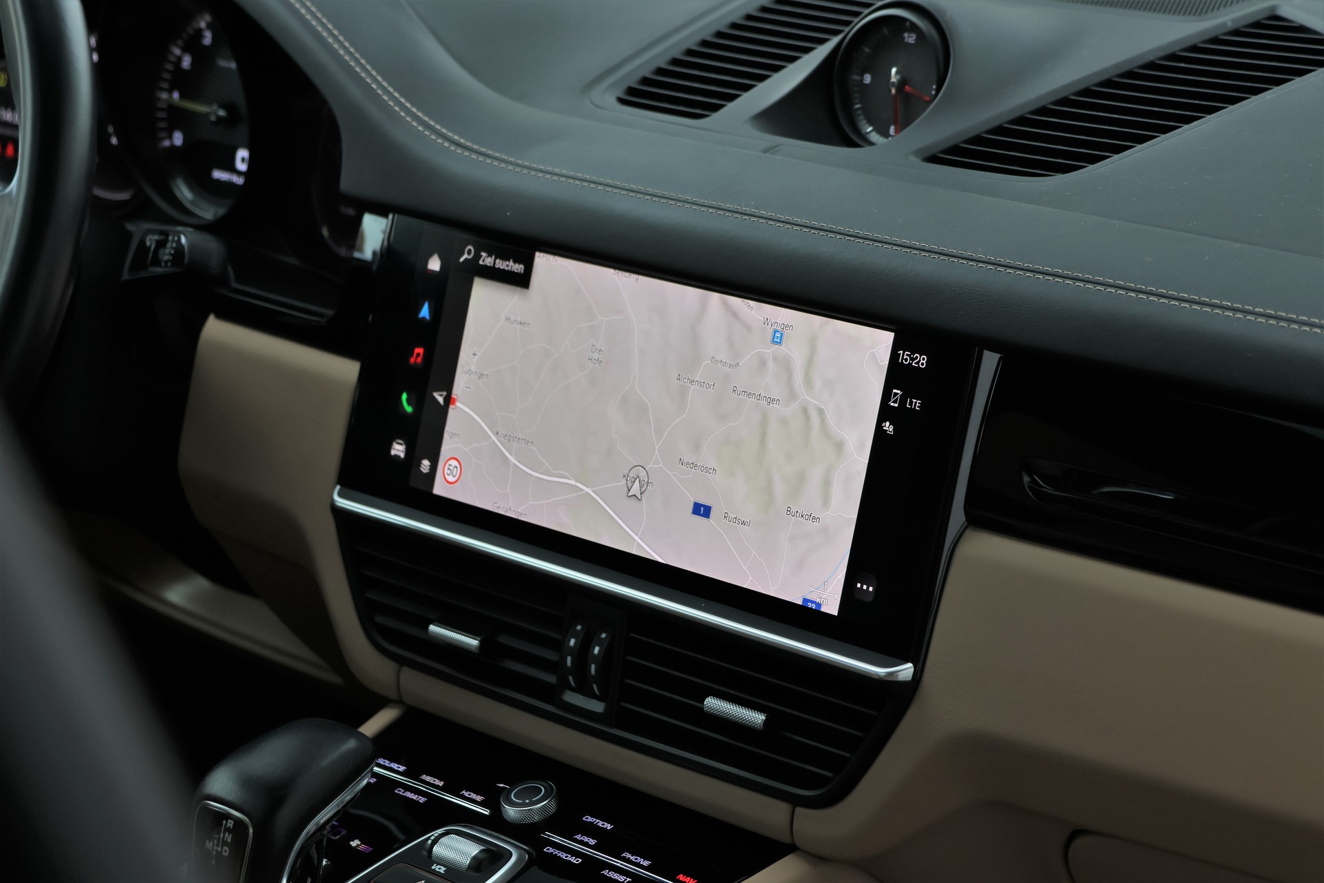 PORSCHE Cayenne Coupé E-Hybrid Platinum Edition *BlackStyle*-image-21