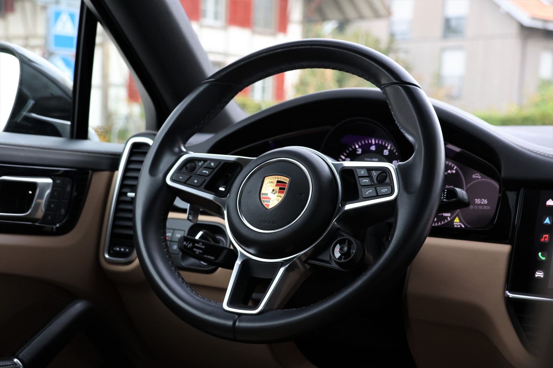 PORSCHE Cayenne Coupé E-Hybrid Platinum Edition *BlackStyle*-image-16