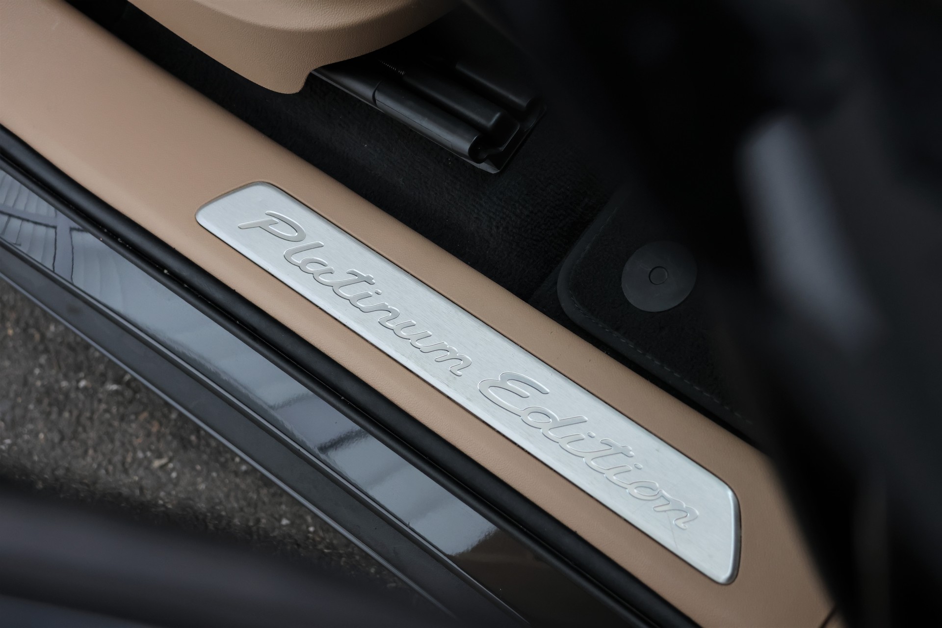 PORSCHE Cayenne Coupé E-Hybrid Platinum Edition *BlackStyle*-image-22