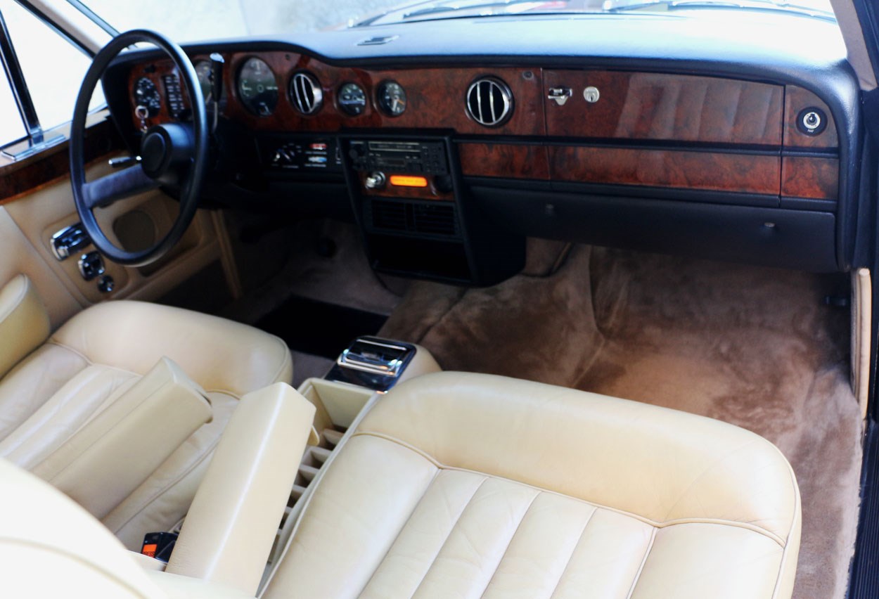 ROLLS-ROYCE CORNICHE Coupé-image-9