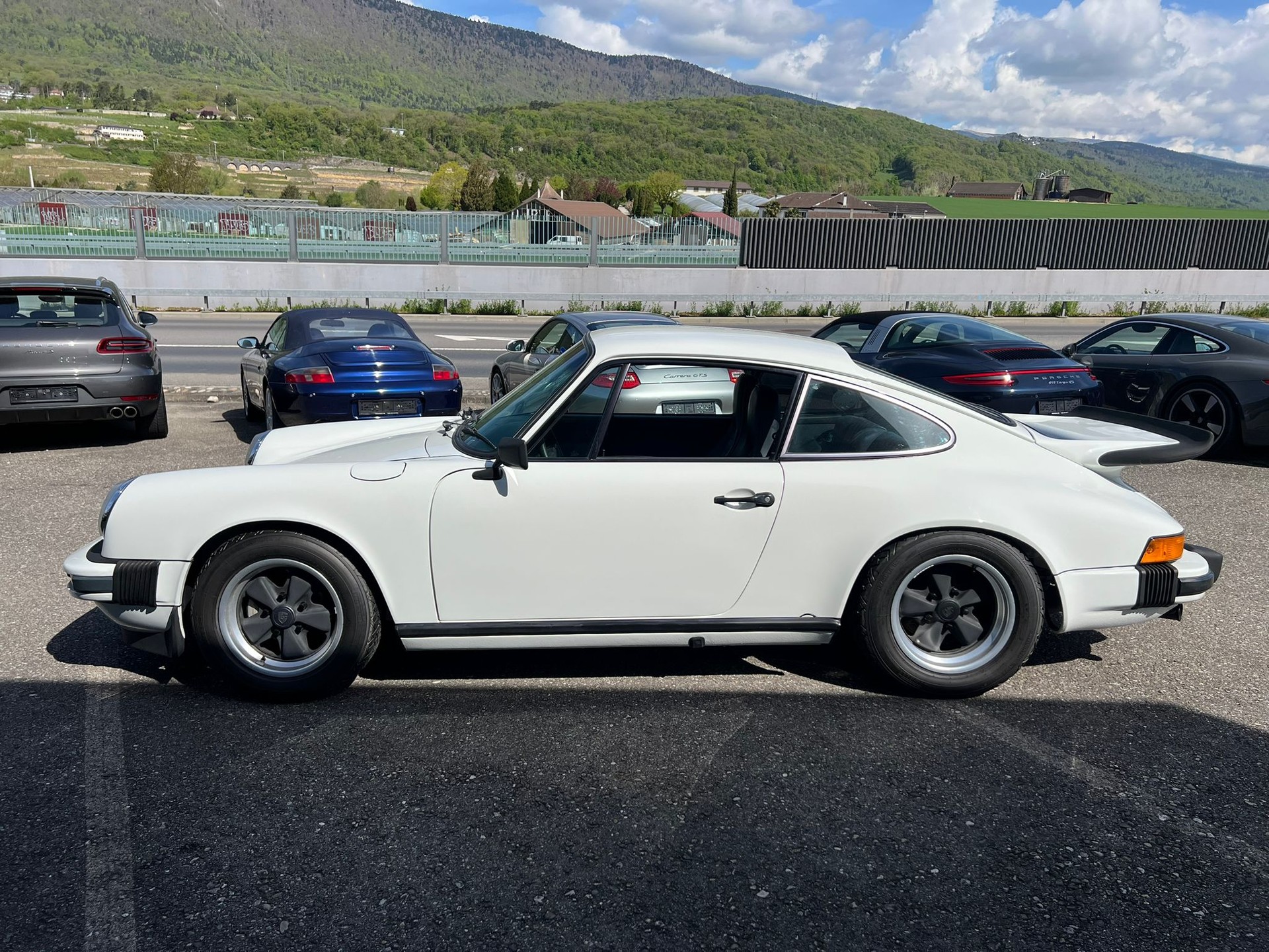 PORSCHE 911 Carrera 2.7-image-4