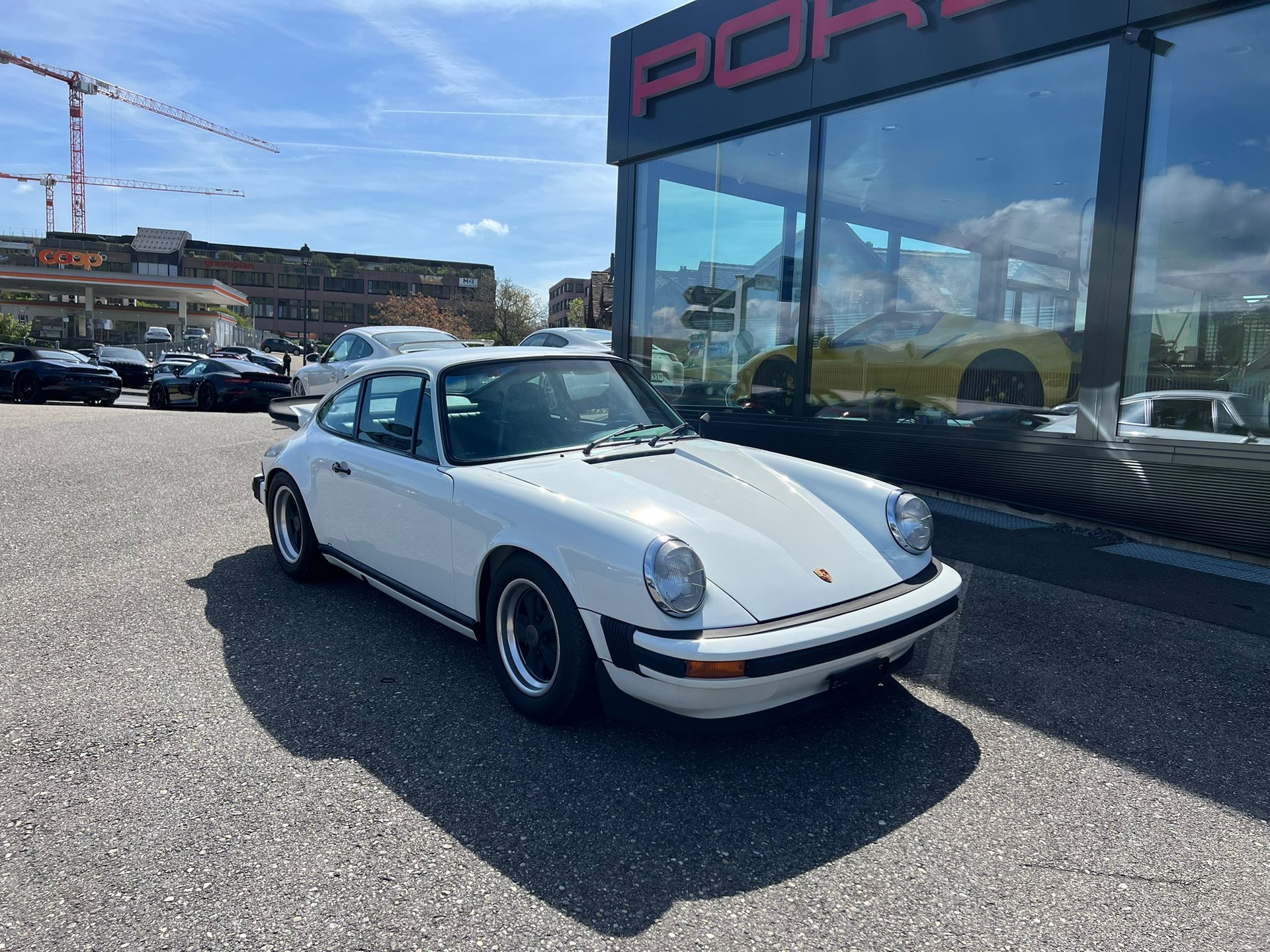 PORSCHE 911 Carrera 2.7-showroom-element-1