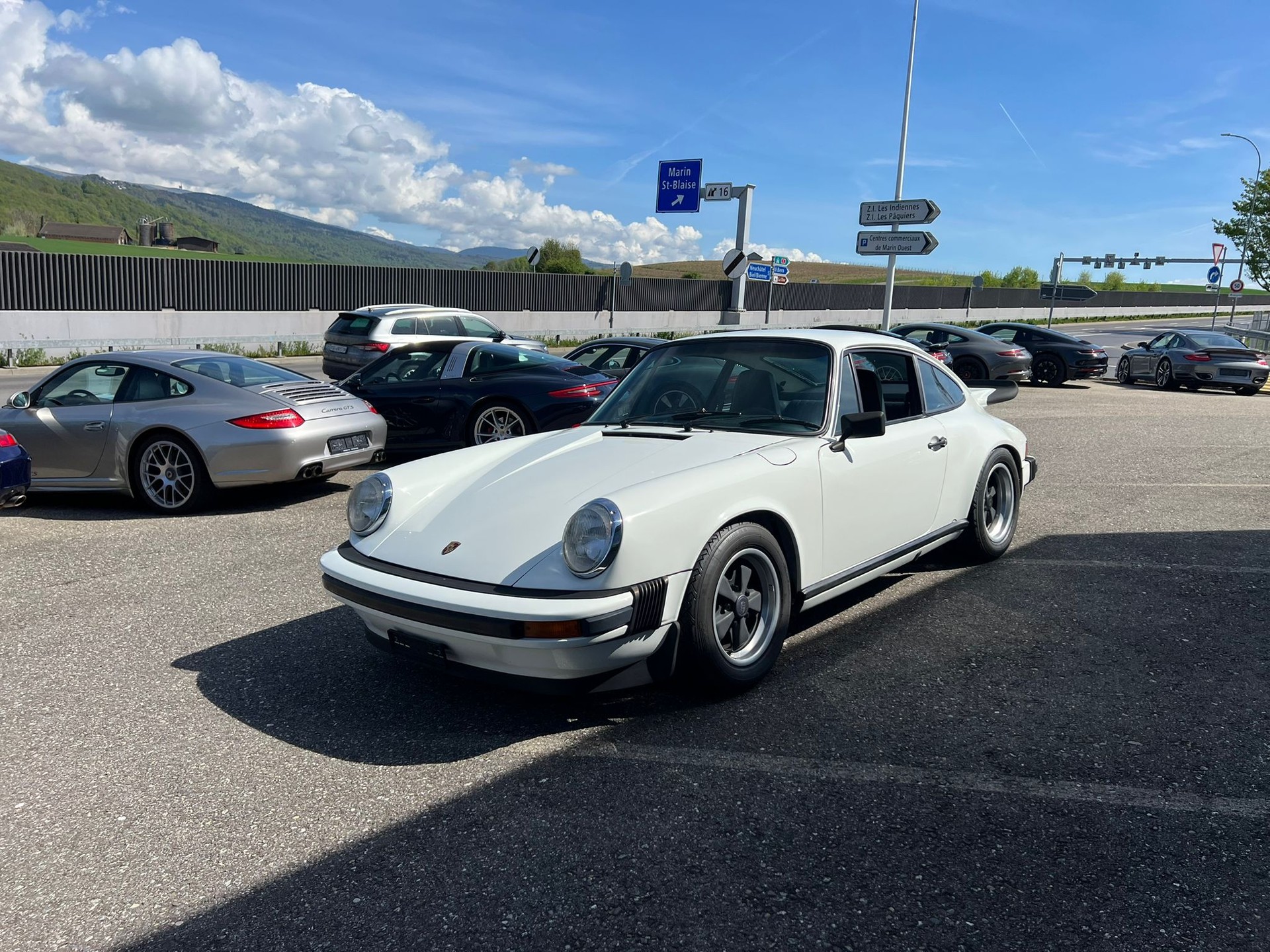 PORSCHE 911 Carrera 2.7-showroom-element-3