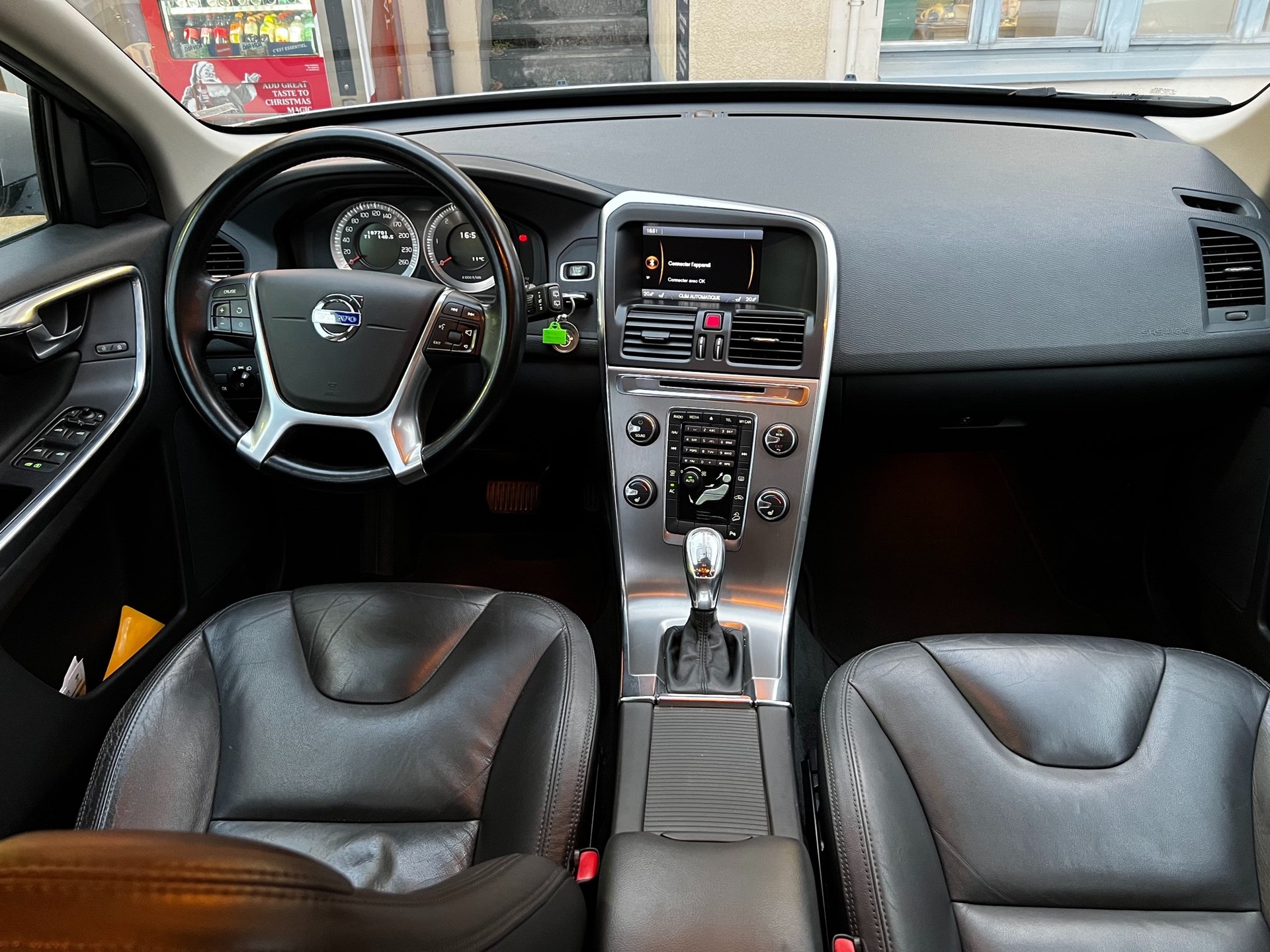 VOLVO XC60 D5 AWD Momentum Geartronic-image-11