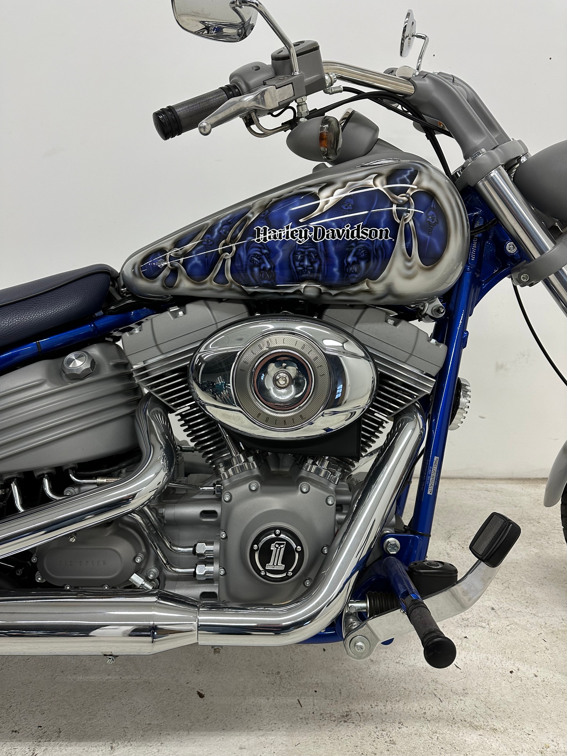 HARLEY-DAVIDSON FXCW Rocker-image-1