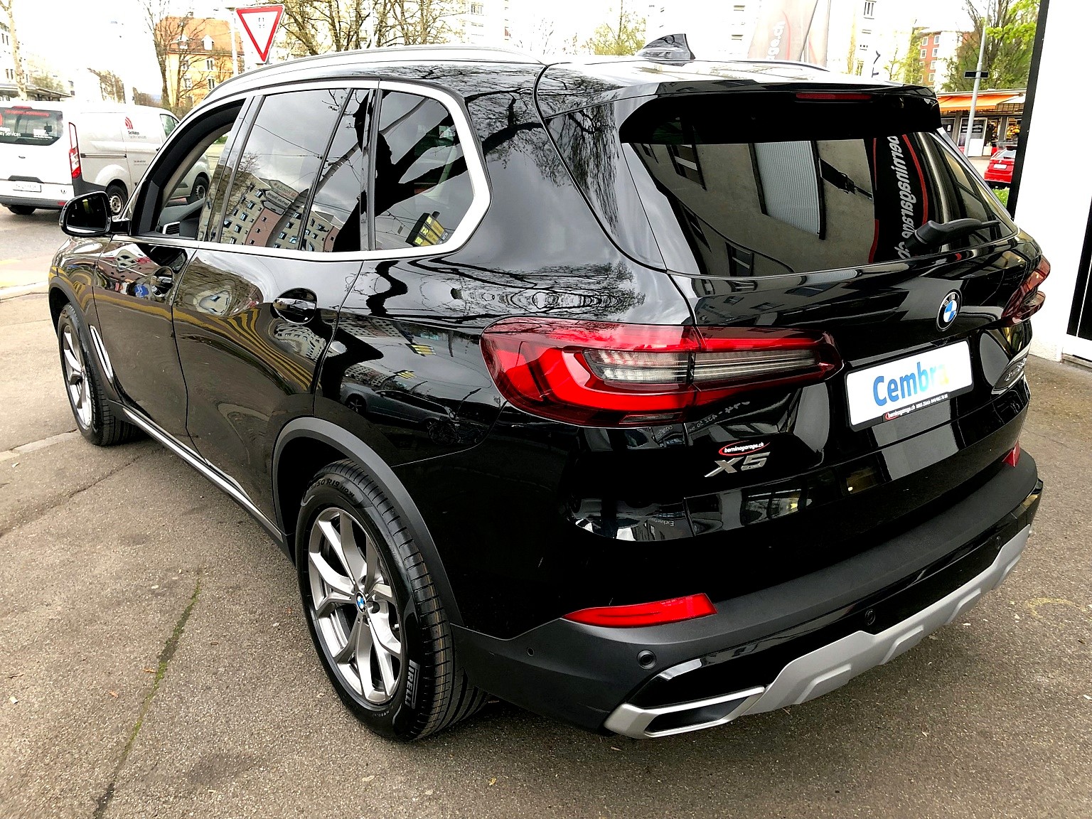 BMW X5 xDrive 25d xLine Steptronic-showroom-element-3